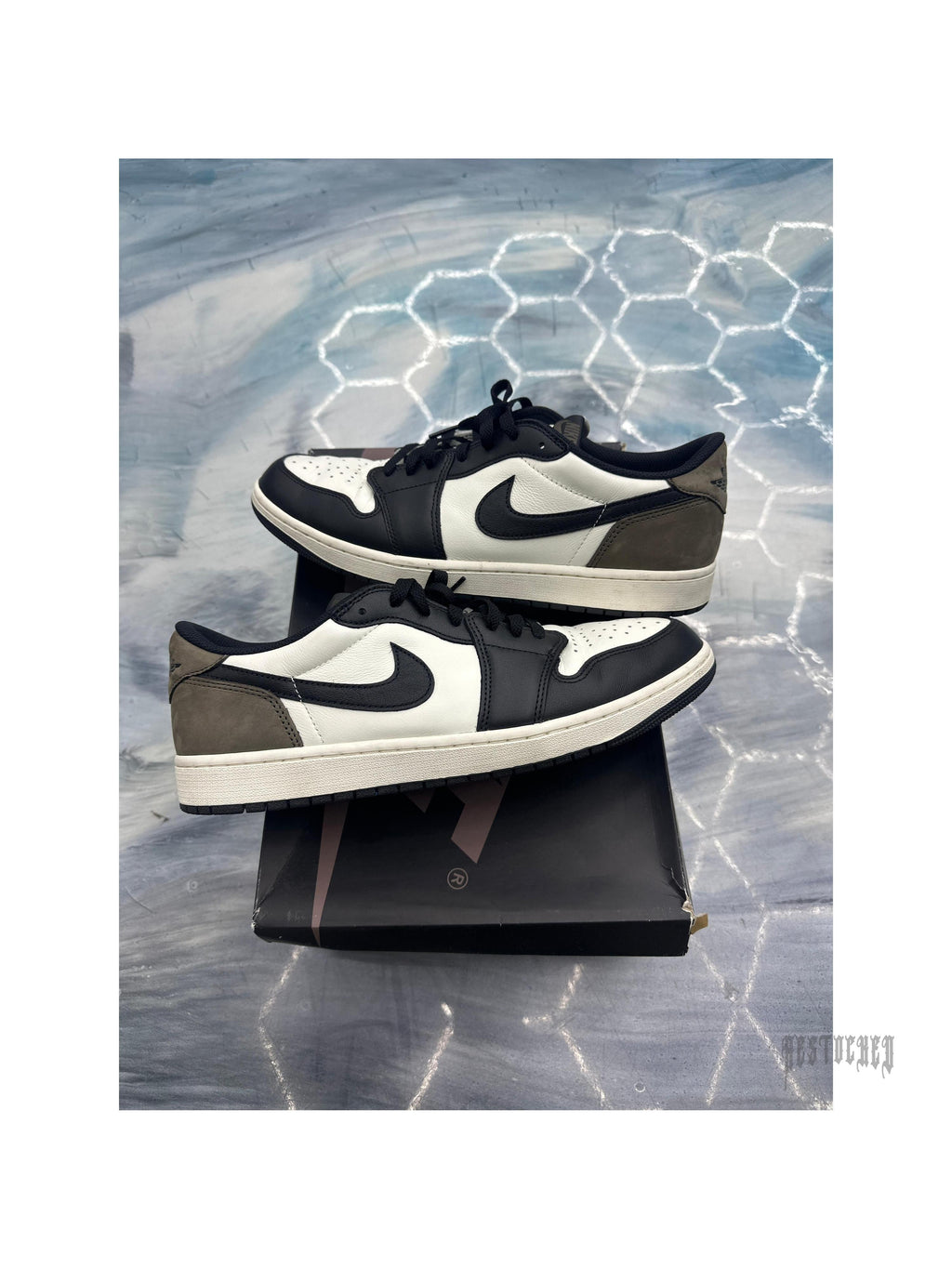 JORDAN 1 LOW MOCHA PRE OWNED SIZE 13