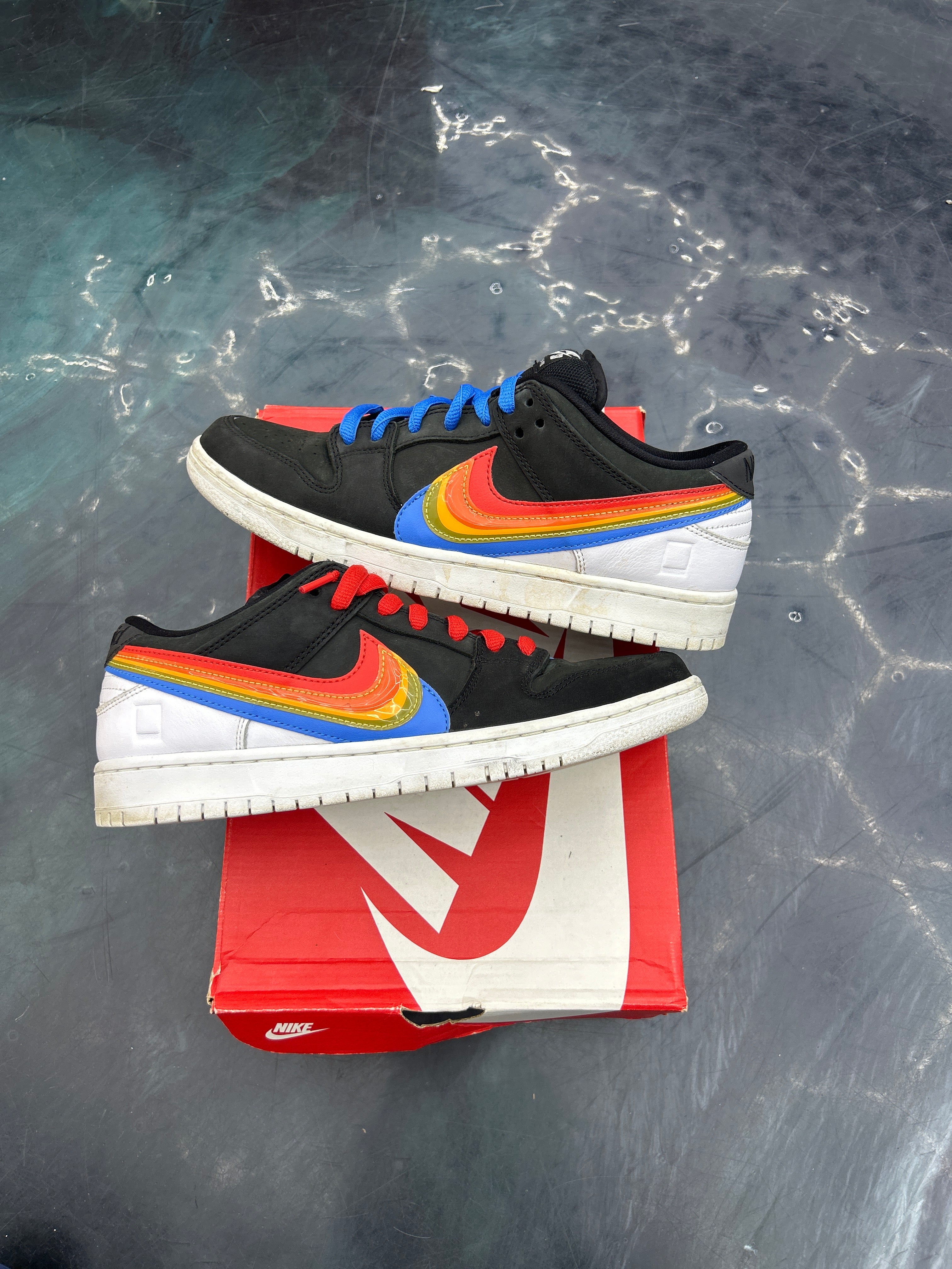 NIKE SB DUNK LOW POLAROID PRE OWNED SIZE 10