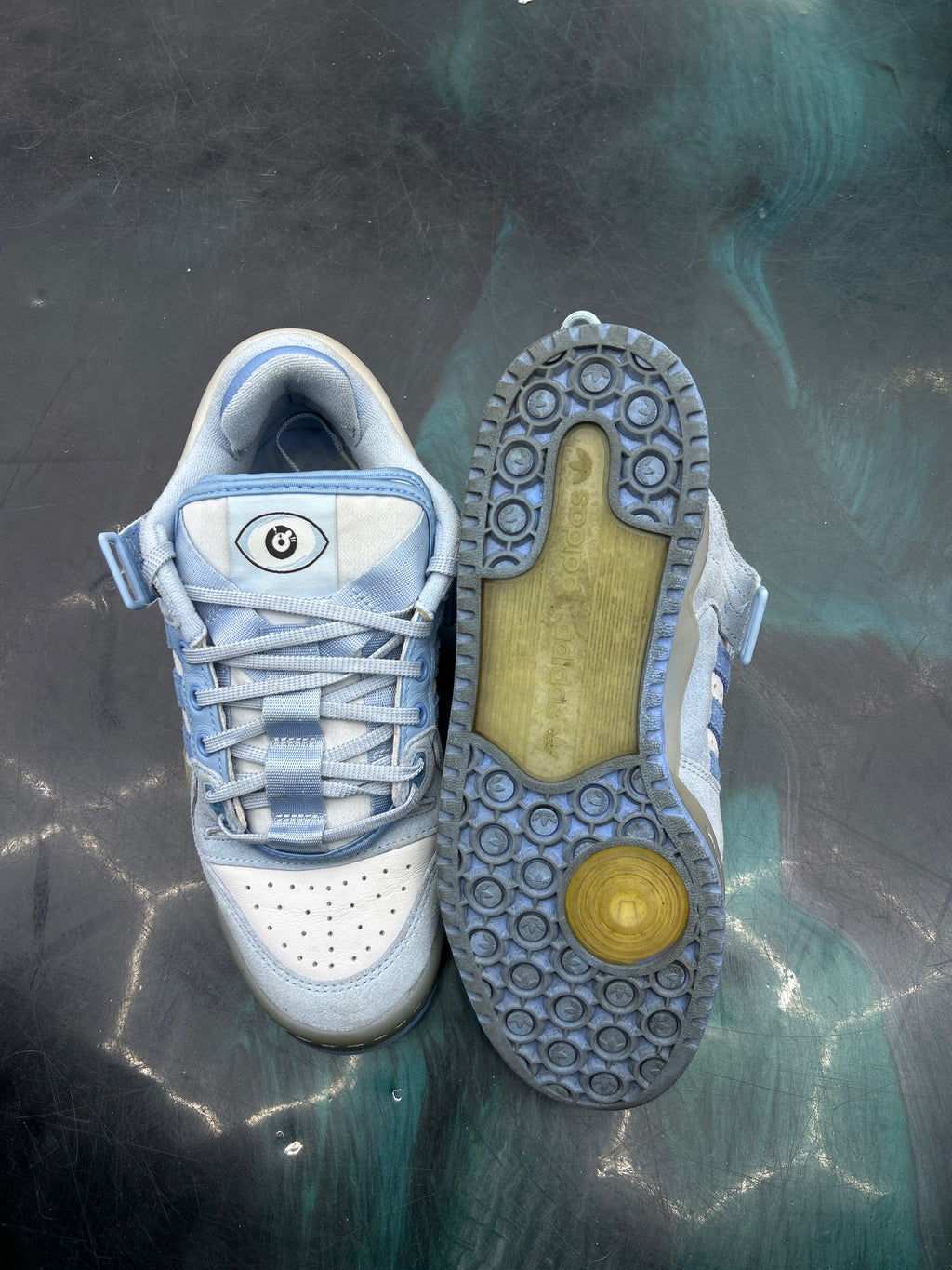ADIDAS FORUM BUCKLE LOW BAD BUNNY BLUE TINT PRE OWNED SIZE 7 NO BOX