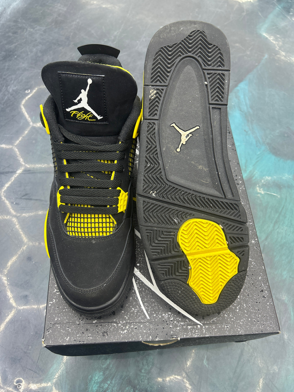 JORDAN 4 RETRO THUNDER (2023) SIZE 12 PREOWNED
