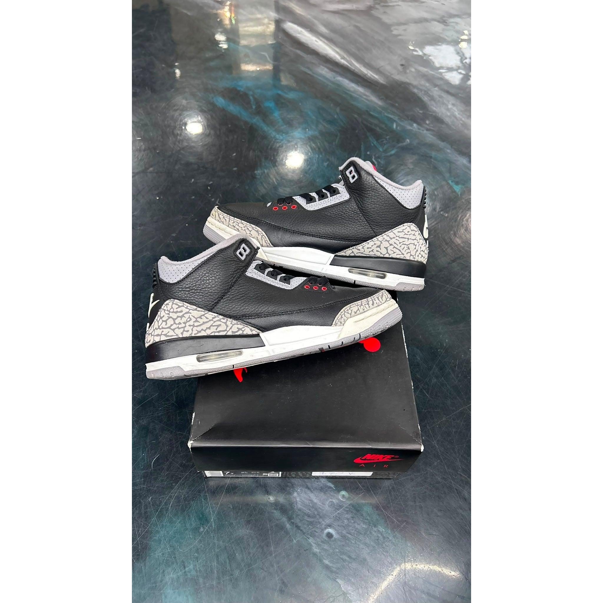 JORDAN 3 RETRO BLACK CEMENT PRE OWNED SIZE 7Y