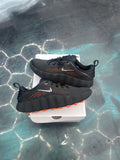 NIKE MIND 002 BLACK HYPER CRIMSON PRE OWNED SIZE 8