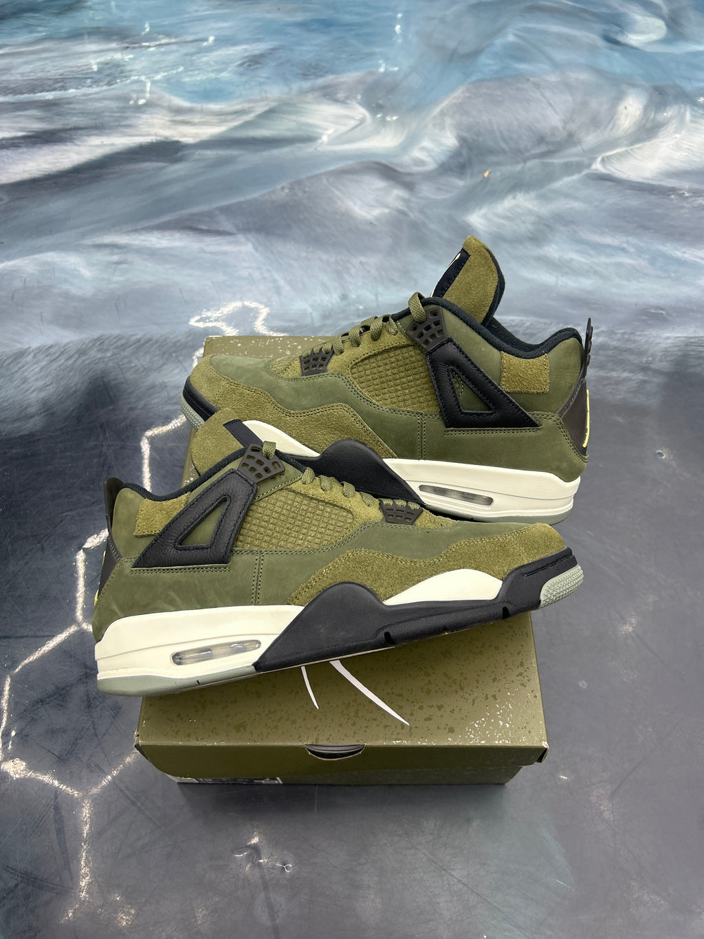 JORDAN 4 RETRO SE CRAFT MEDIUM OLIVE PRE OWNED SIZE 12