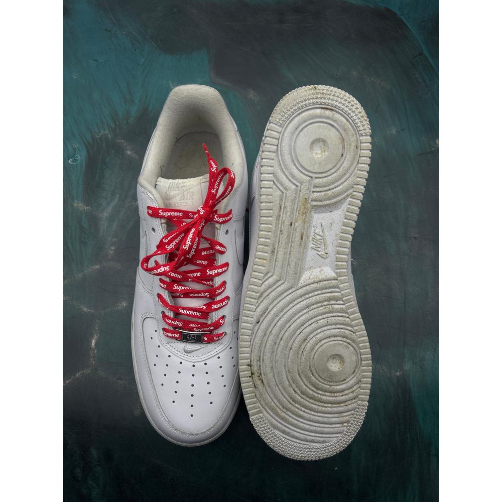 NIKE AIR FORCE 1 LOW SUPREME WHITE PRE OWNED NO BOX SIZE 10.5