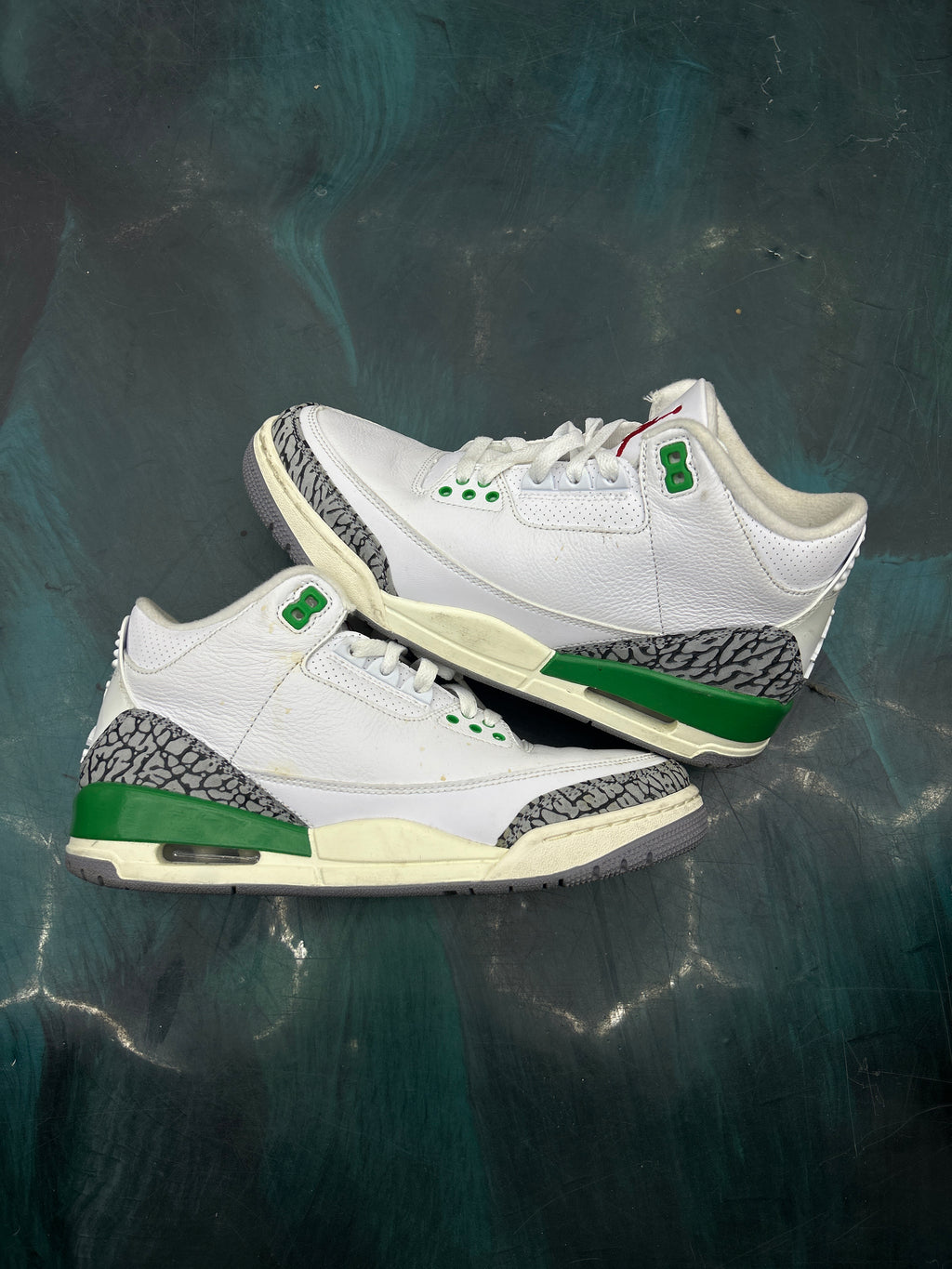 JORDAN 3 RETRO LUCKY GREEN PRE OWNED SIZE 9 NO BOX
