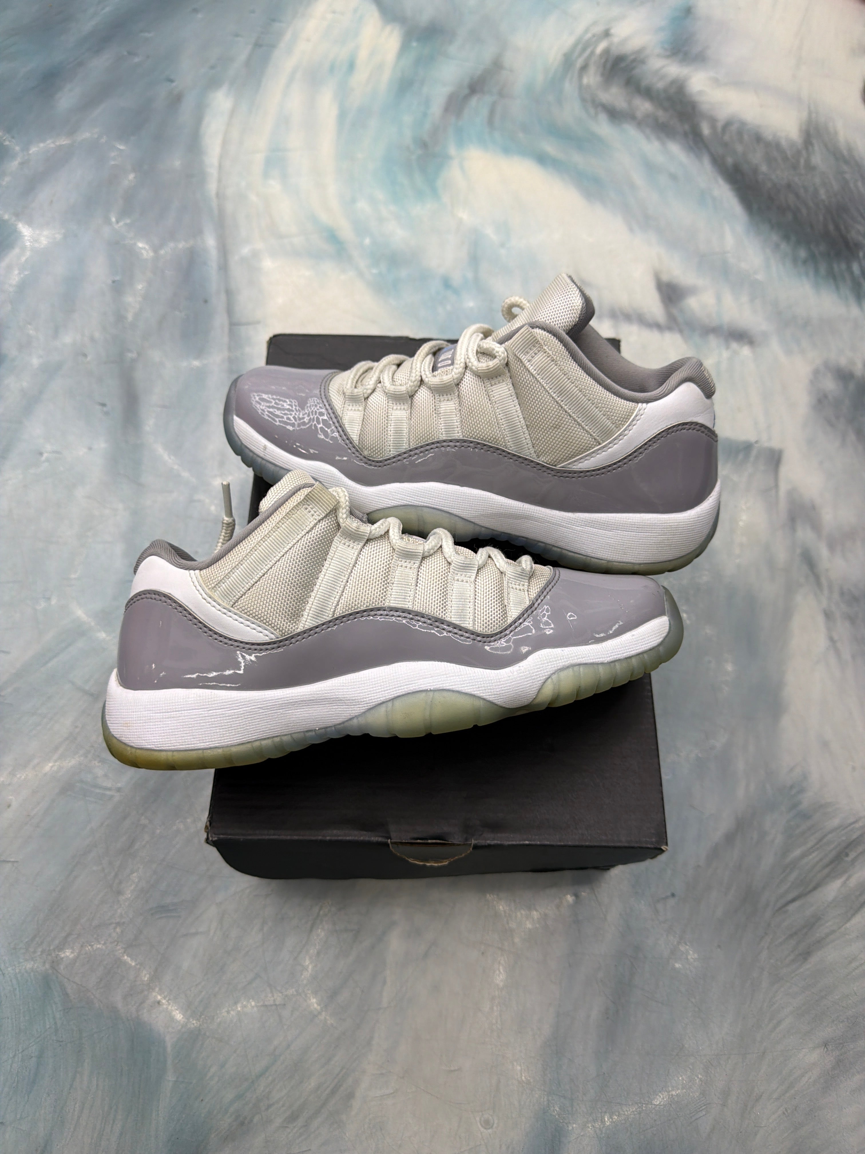 JORDAN 11 RWTRO LOW CEMENT GREY PRE OWNED SIZE 7Y