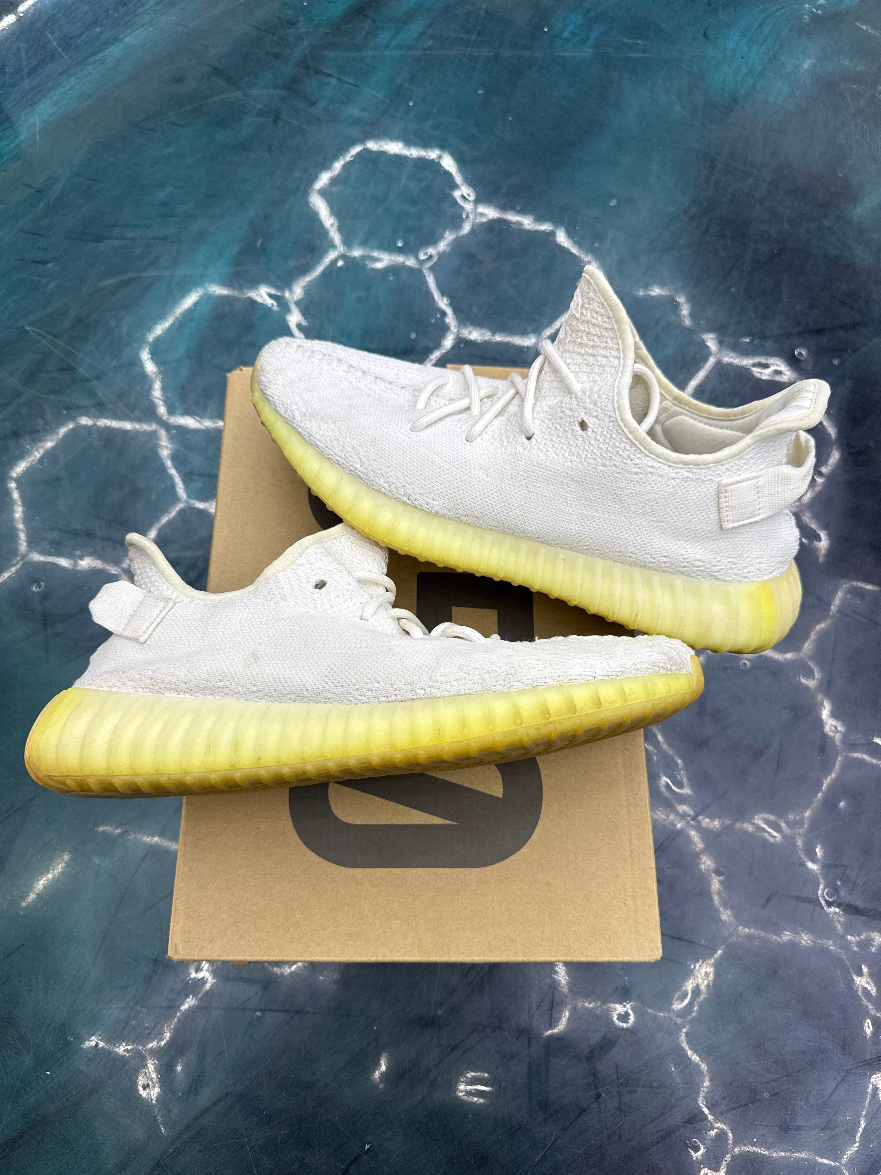 ADIDAS YEEZY BOOST 350 V2 CREAM PRE OWNED SIZE 11