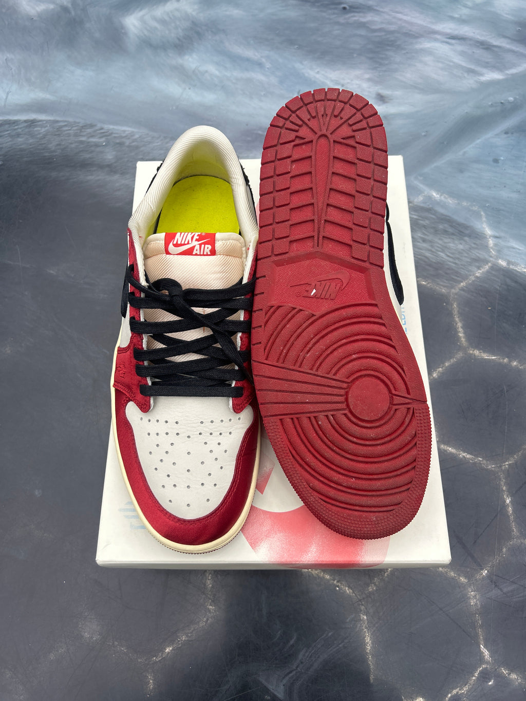 JORDAN 1 RETRO LOW OG TROPHY ROOM ROOKIE CARD AWAY PRE OWNED SIZE 11
