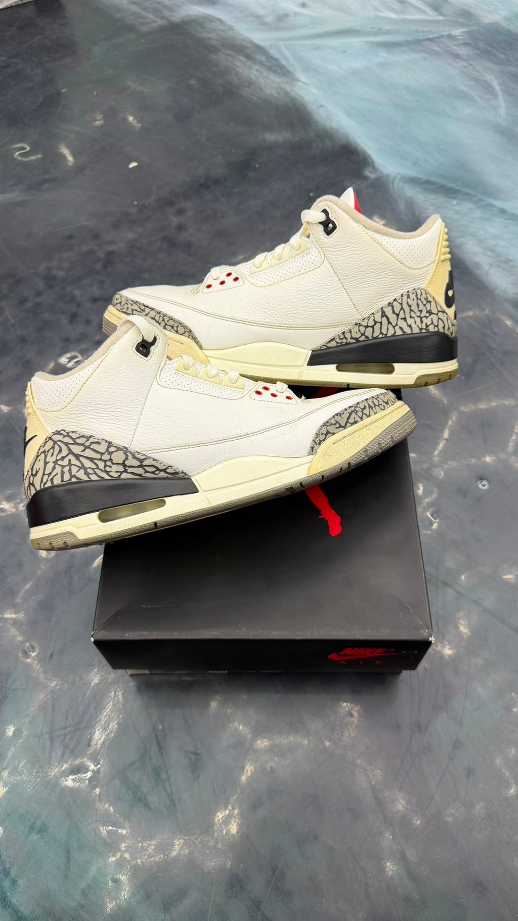JORDAN 3 RETRO WHITE CENENT REIMAGINED PRE OWNED SIZE 10