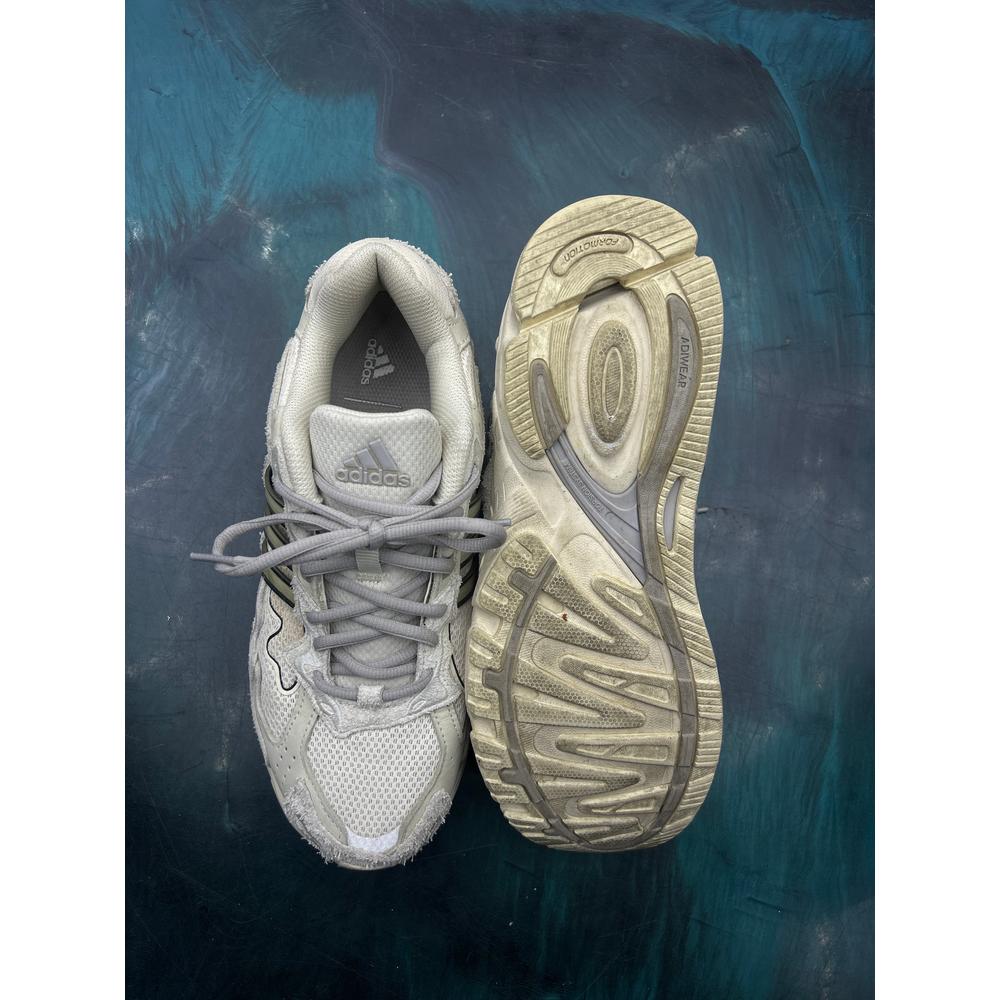ADIDAS RESPONSE CL BAD BUNNY WONDER WHITE PRE OWNED NO BOX SIZE 9.5