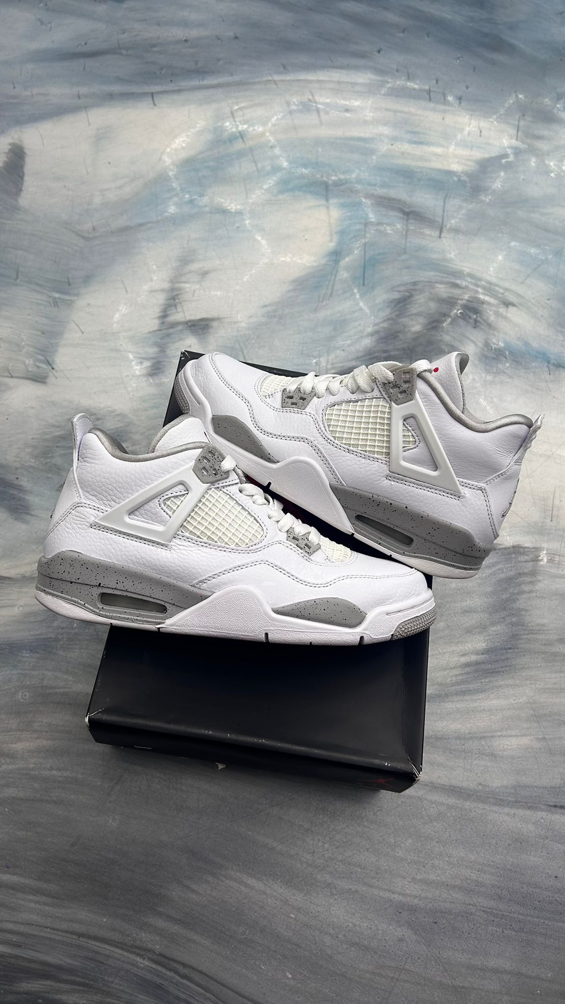 JORDAN 4 RETRO WHITE OREO PRE OWNED SIZE 7Y