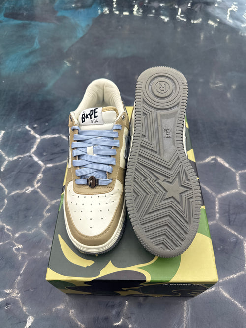 A BATHING APE BAPE STA LOW #4 BEIGE SKY BLUE PRE OWNED SIZE 8