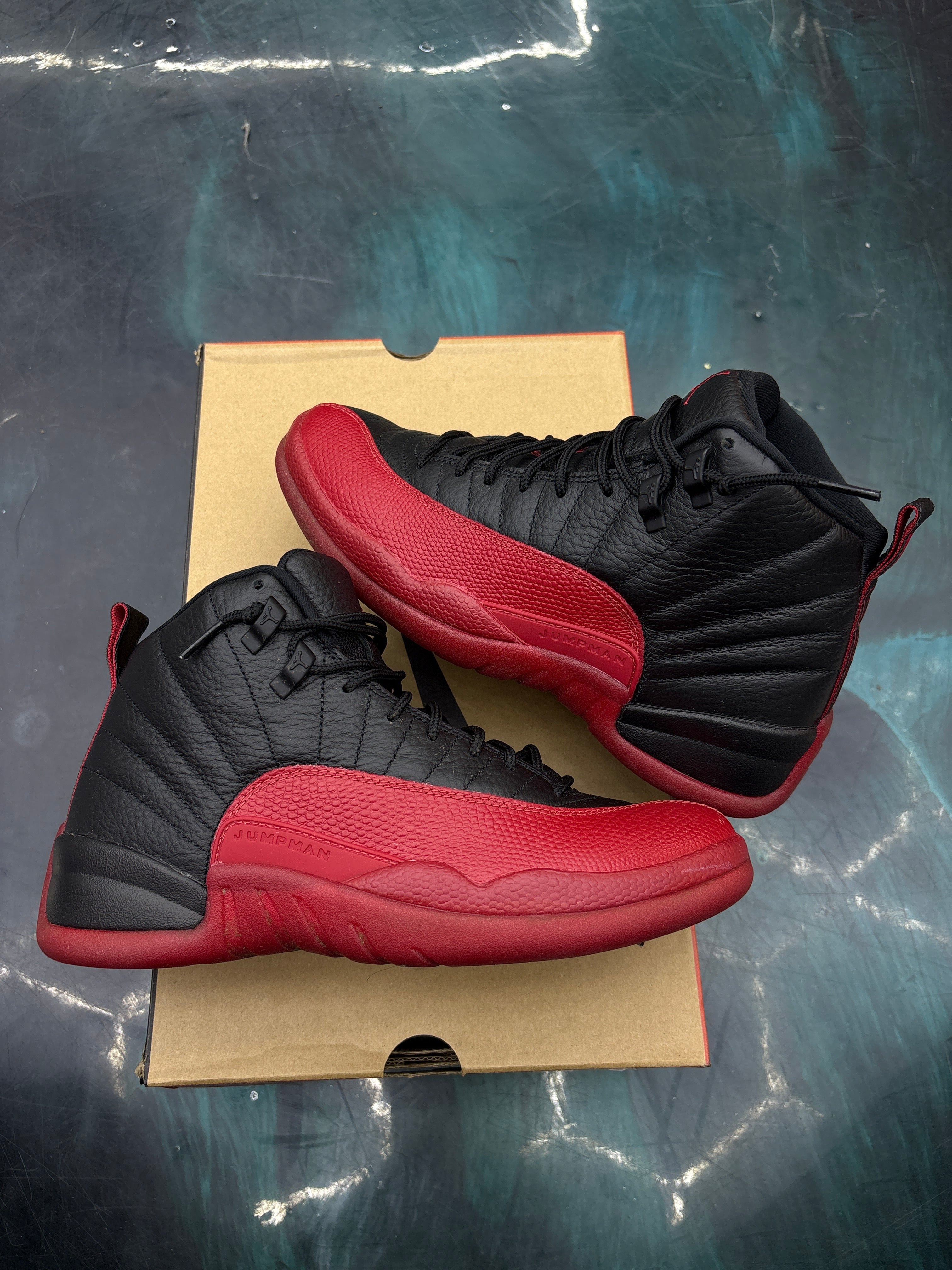 JORDAN 12 RETRO FLU GAME PRE OWNED SIZE 8