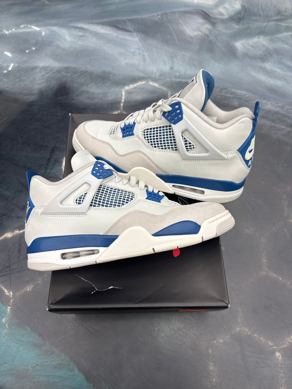 JORDAN 4 RETRO MILITARY BLUE PRE OWNED SIZE 12