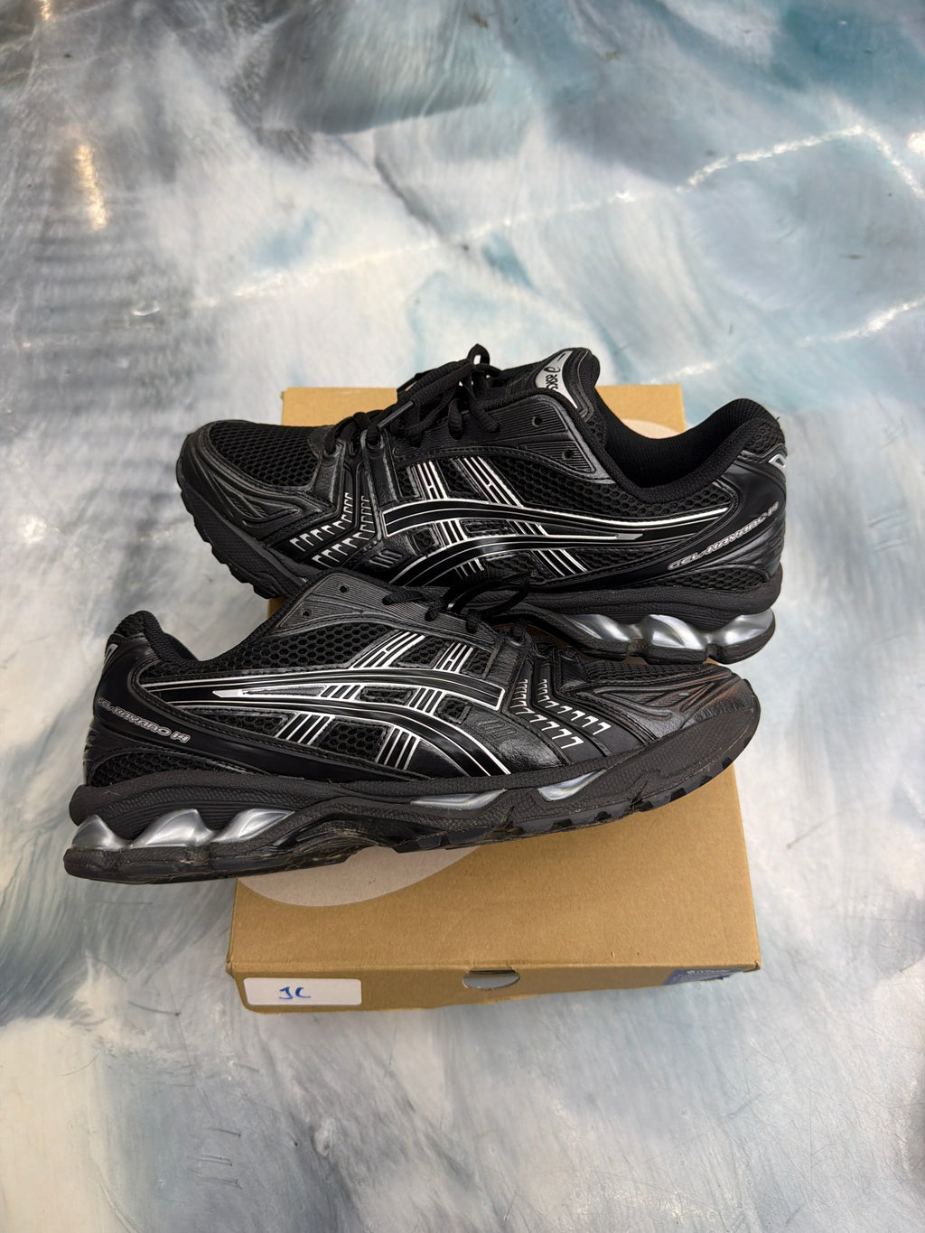 ASICS GEL KAYANO 14 BLACK PURE SILVER PRE OWNED SIZR 10.5