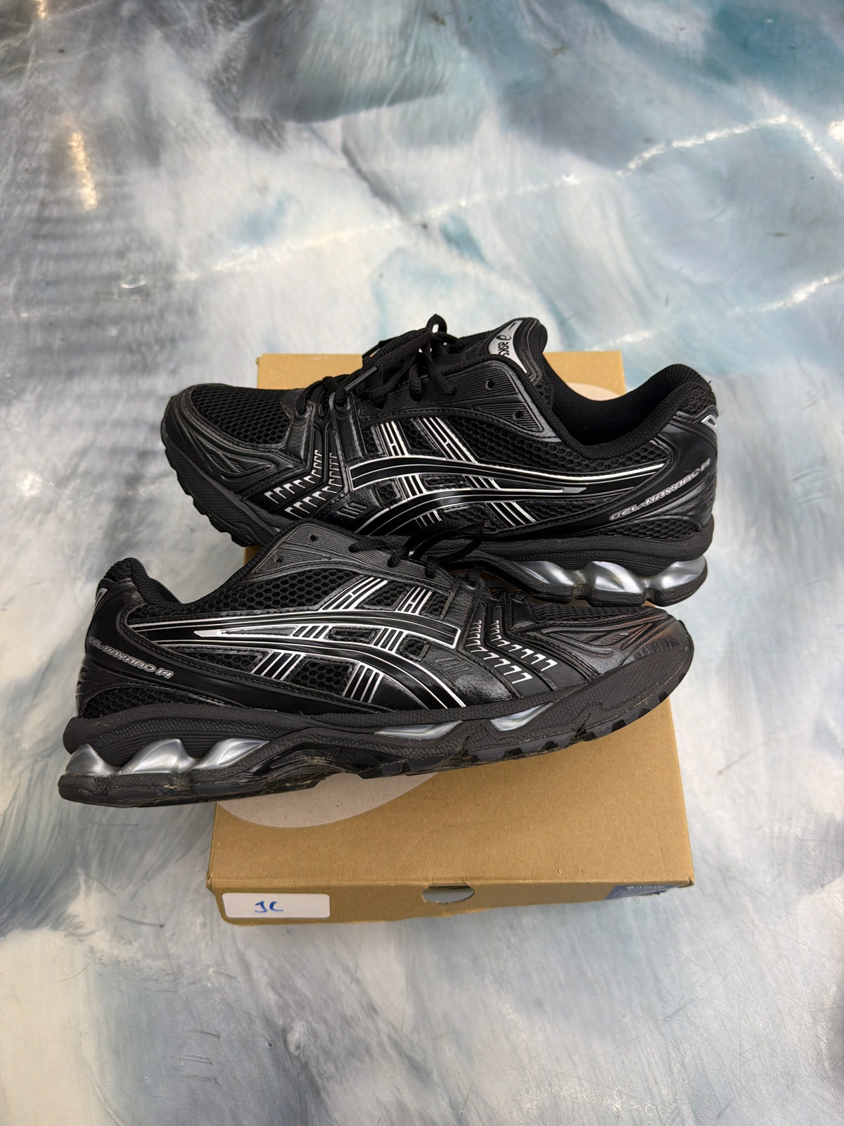 ASICS GEL KAYANO 14 BLACK PURE SILVER PRE OWNED SIZR 10.5