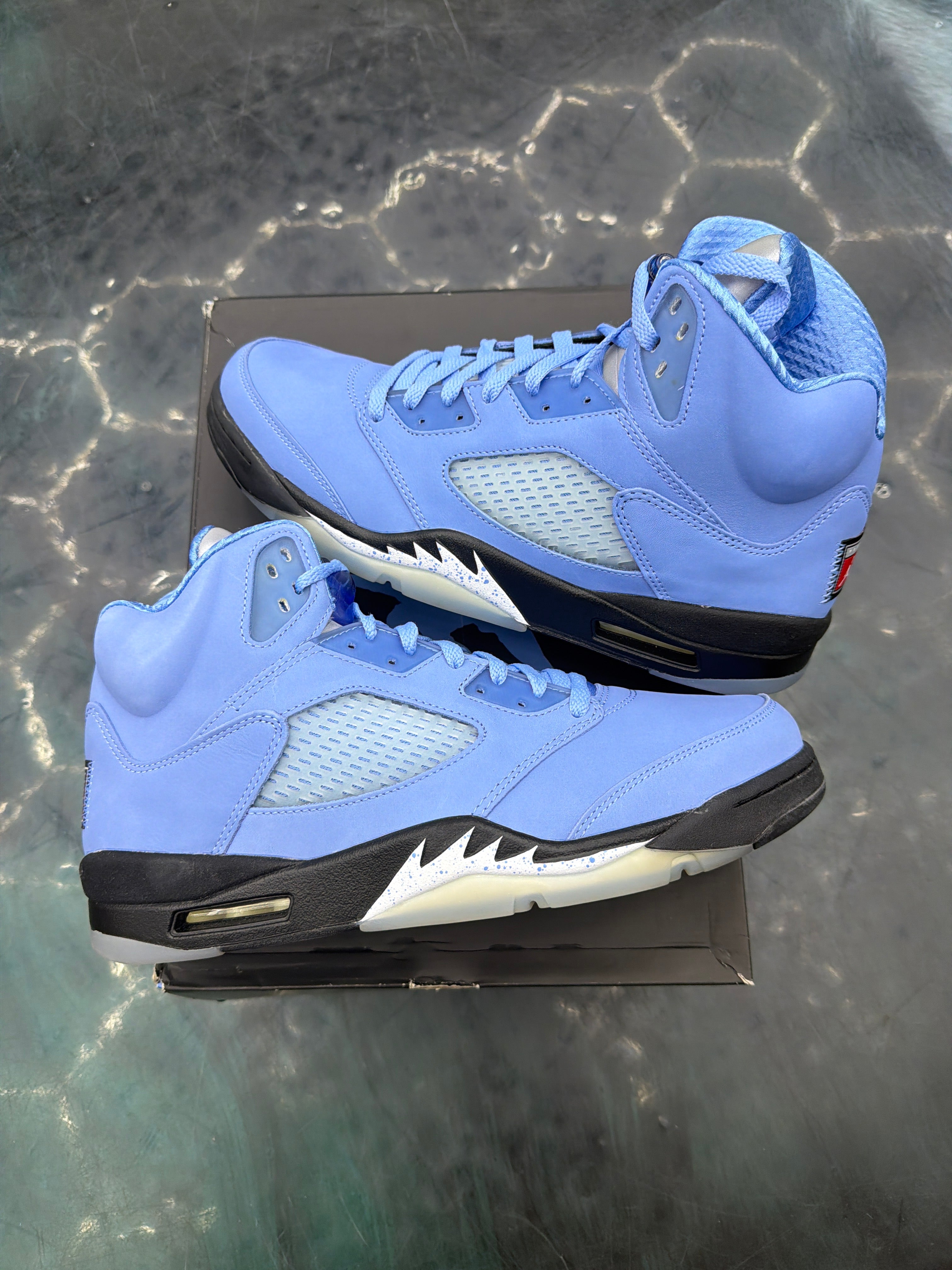 JORDAN 5 RETRO UNC UNIVERSITY BLUE BRAND NEW  SIZE 11.5