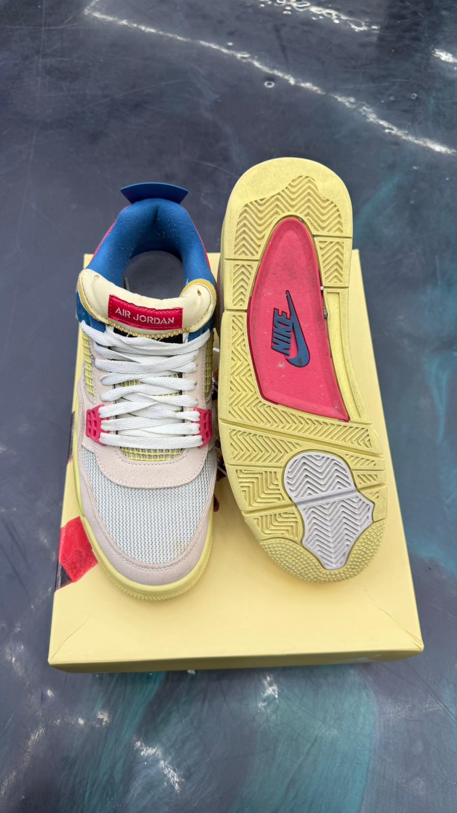 JORDNA 4 RETRO UNION GUAVA ICE PRE OWNED SIZE 9.5