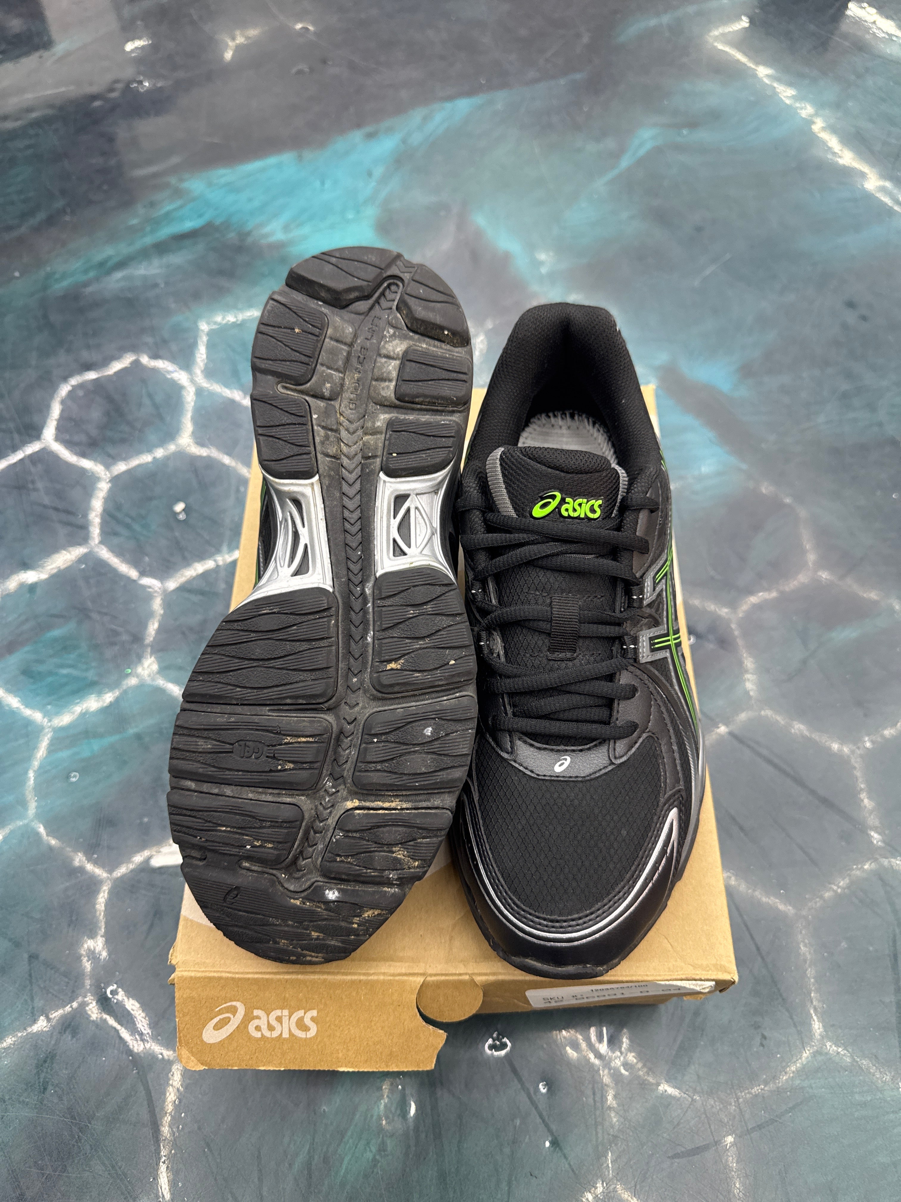 ASICS-GEL SEKIRAN BLACK SILVER GREEN PRE OWNED SIZE 8