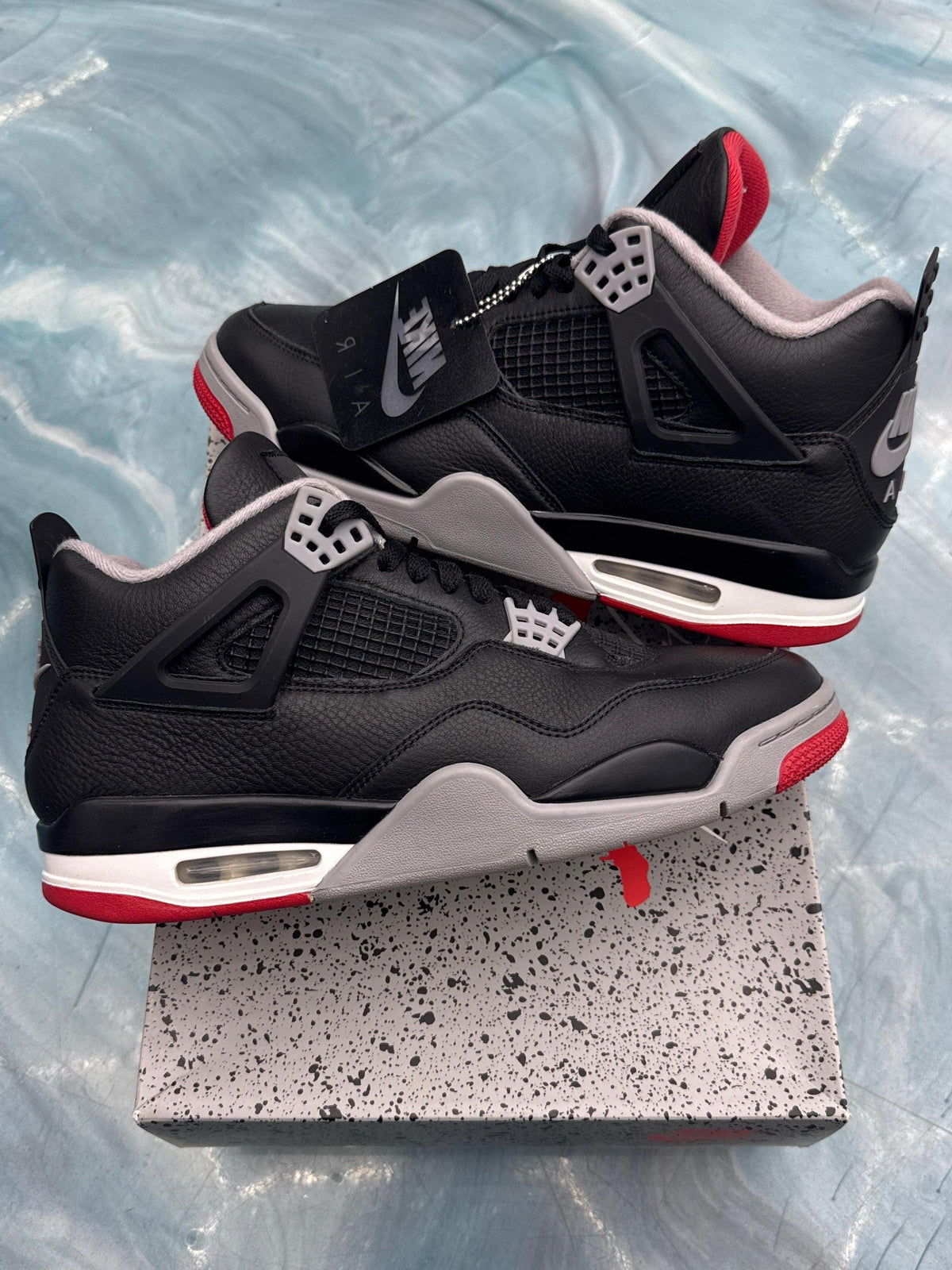 JORDAN 4 RETRO BRED REIMAGINED PRE OWNED SIZE 10.5
