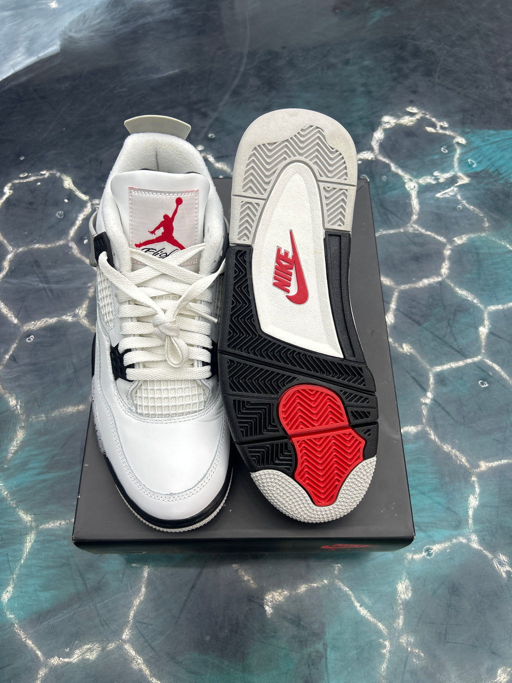 JORDAN 4 RETRO WHITE CEMENT PRE OWNED SIZE 8