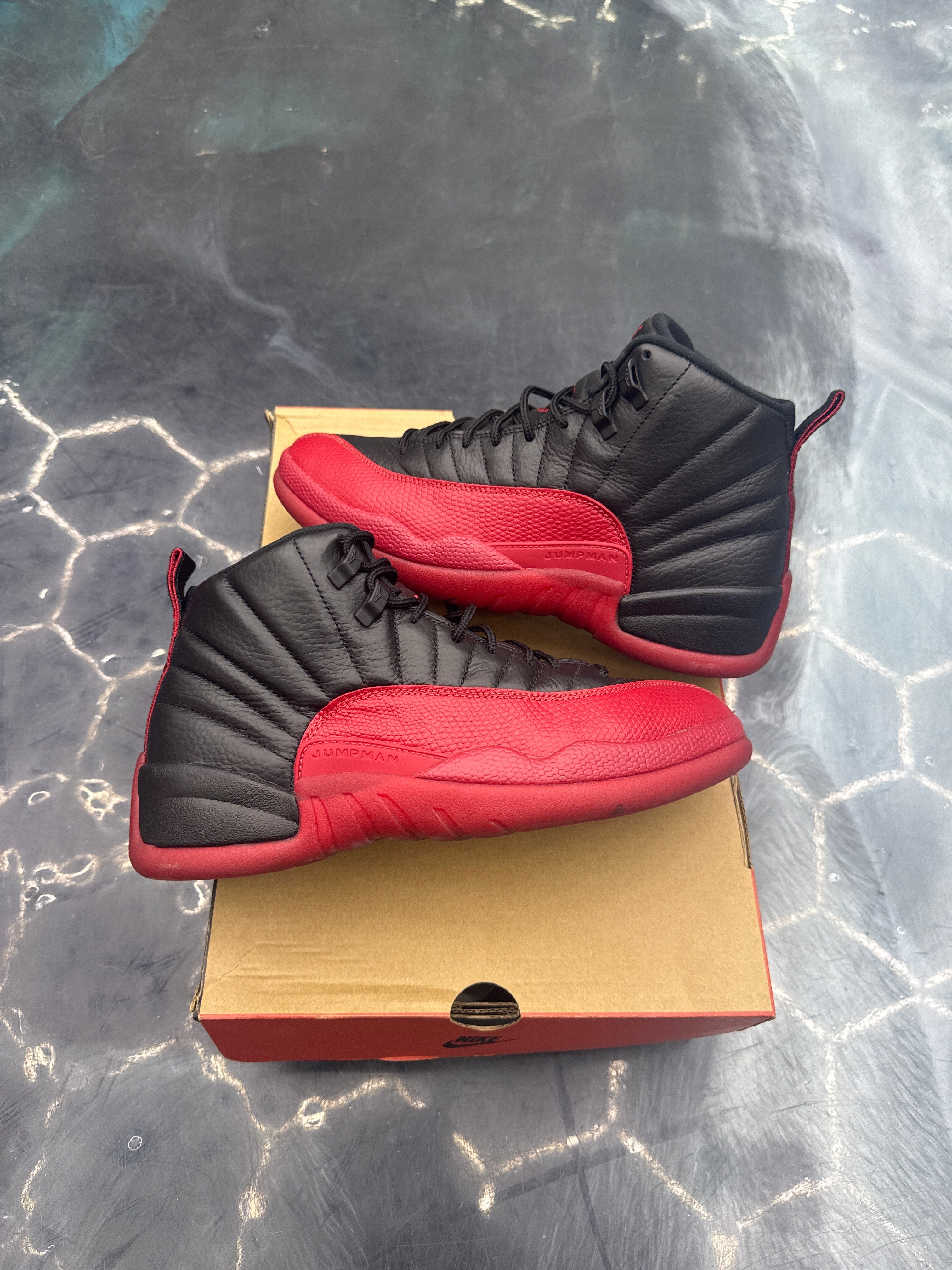 JORDAN 12 RETRO FLU GAME PRE OWNED SIZE 9