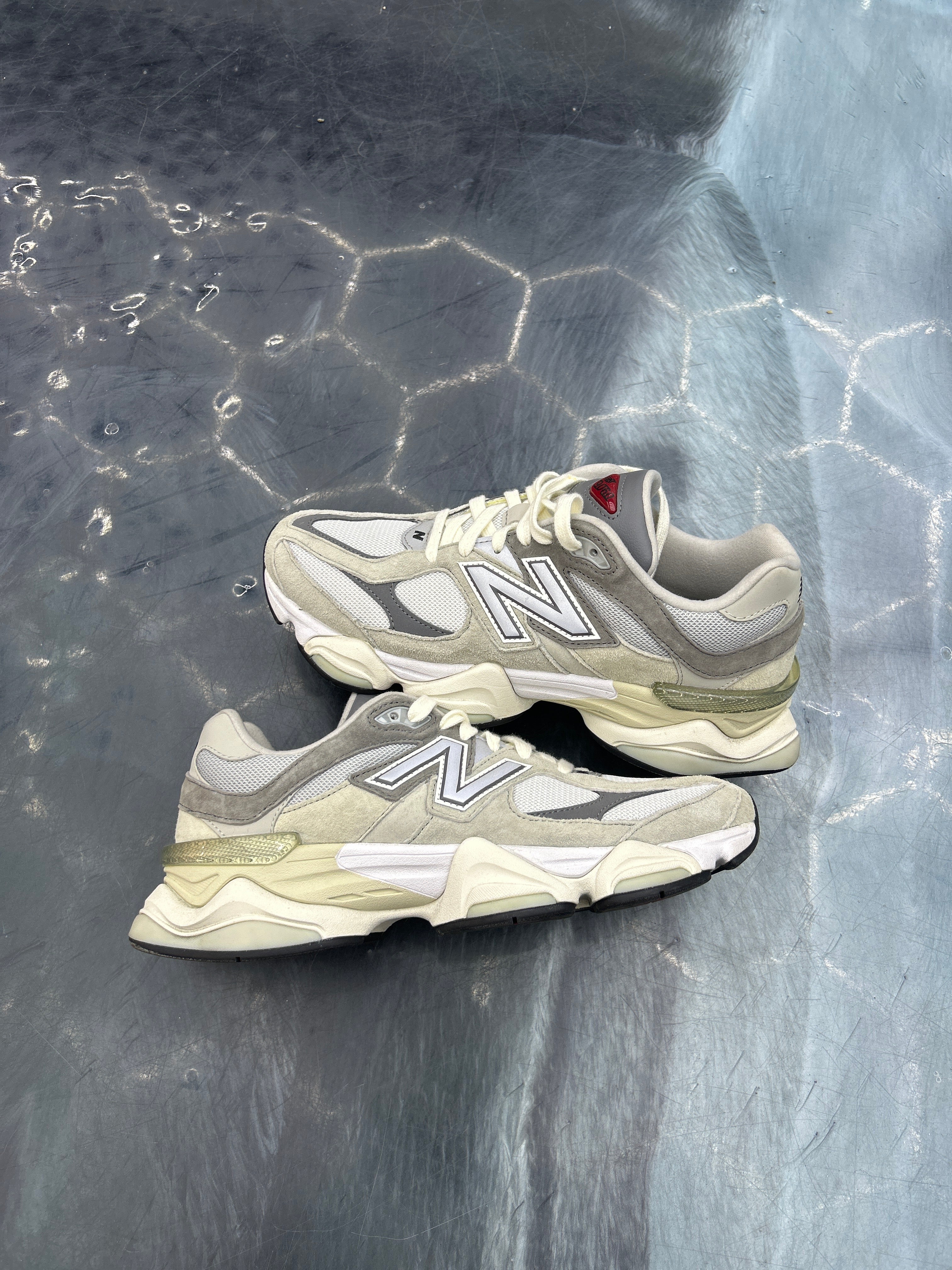 NEW BALANCE 9060 SEA SALT WHITE PRE OWNED SIZE 10 NO BOX