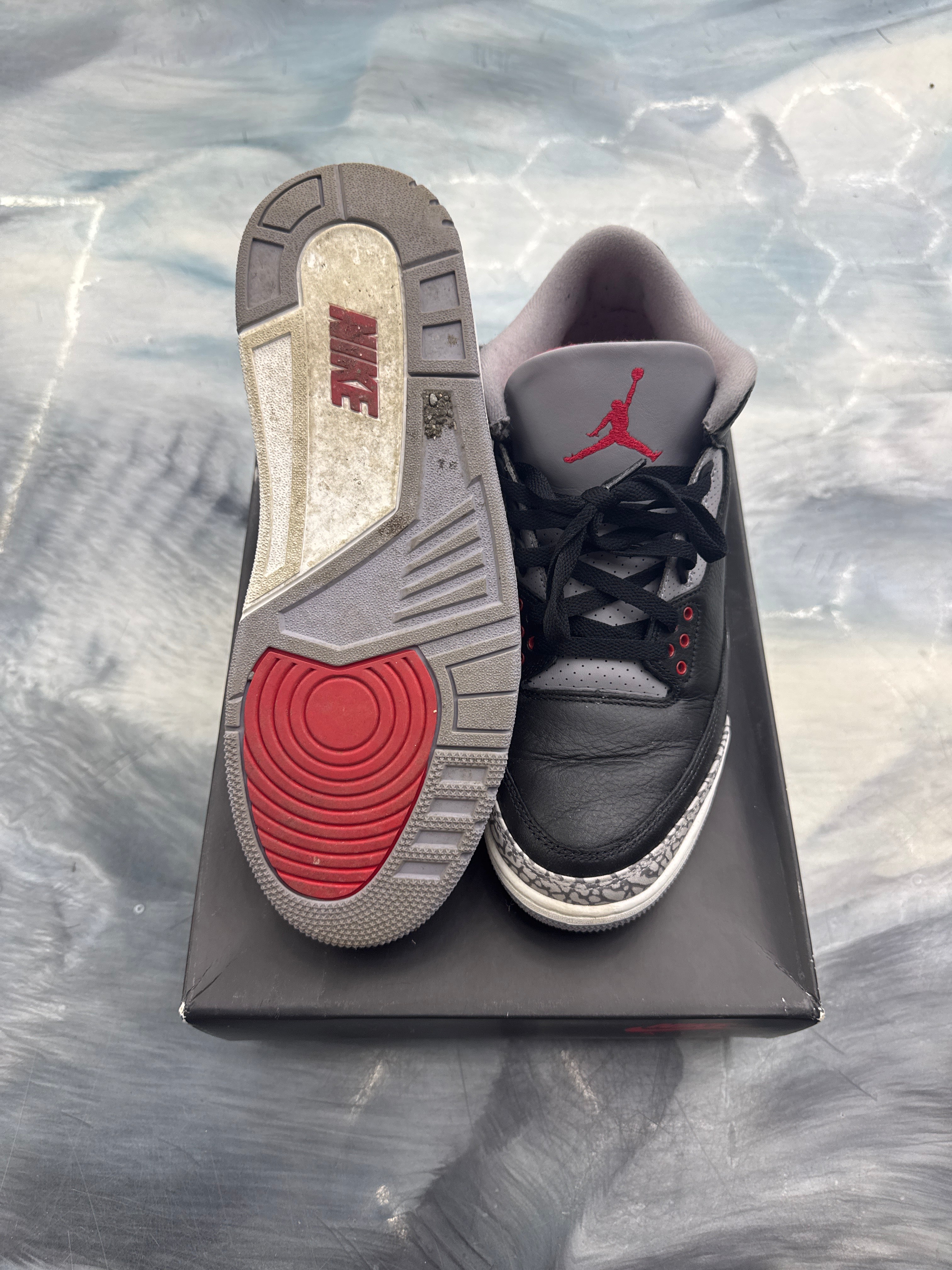 JORDAN 3 RETRO BLACK CEMENT PRE OWNED SIZE 11