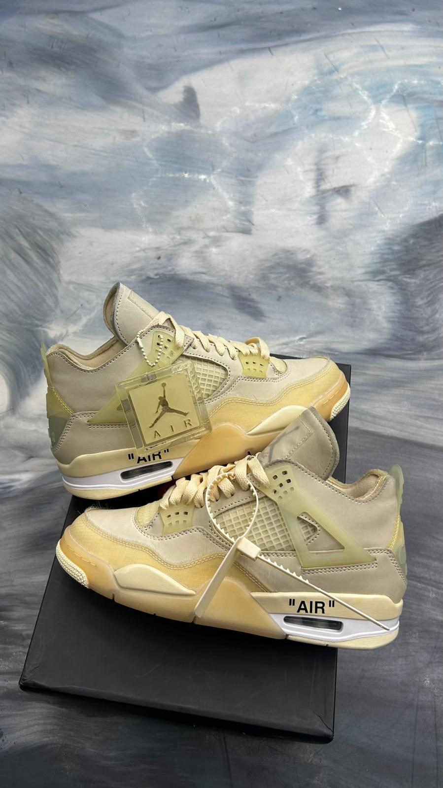 JORDAN 4 RETRO OFF WHITE SAIL PRE OWNED SIZE 7M