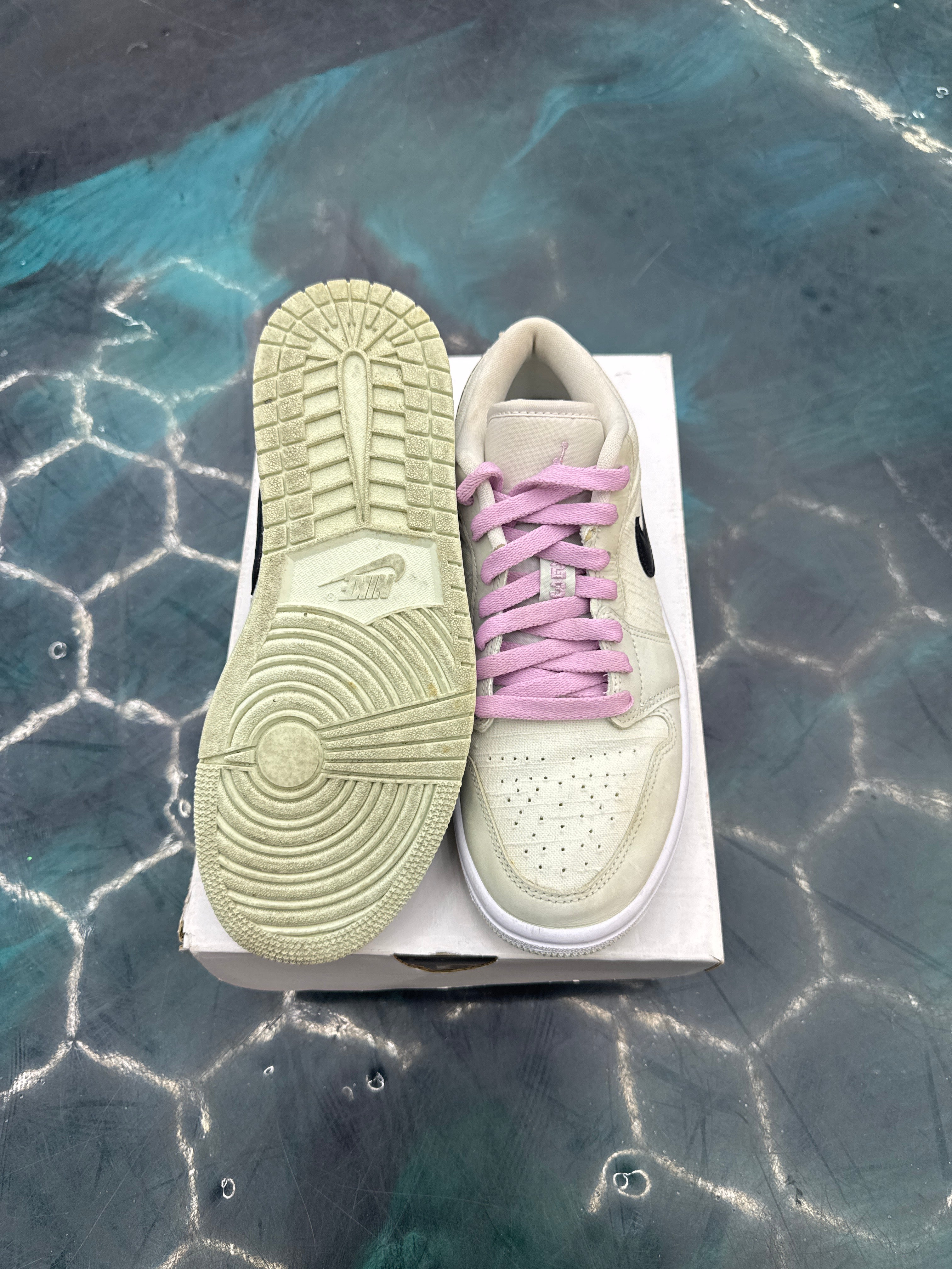 JORDAN 1 LOW SE BARELY GREEN (WOMENS) PRE OWNED SIZE 7.5