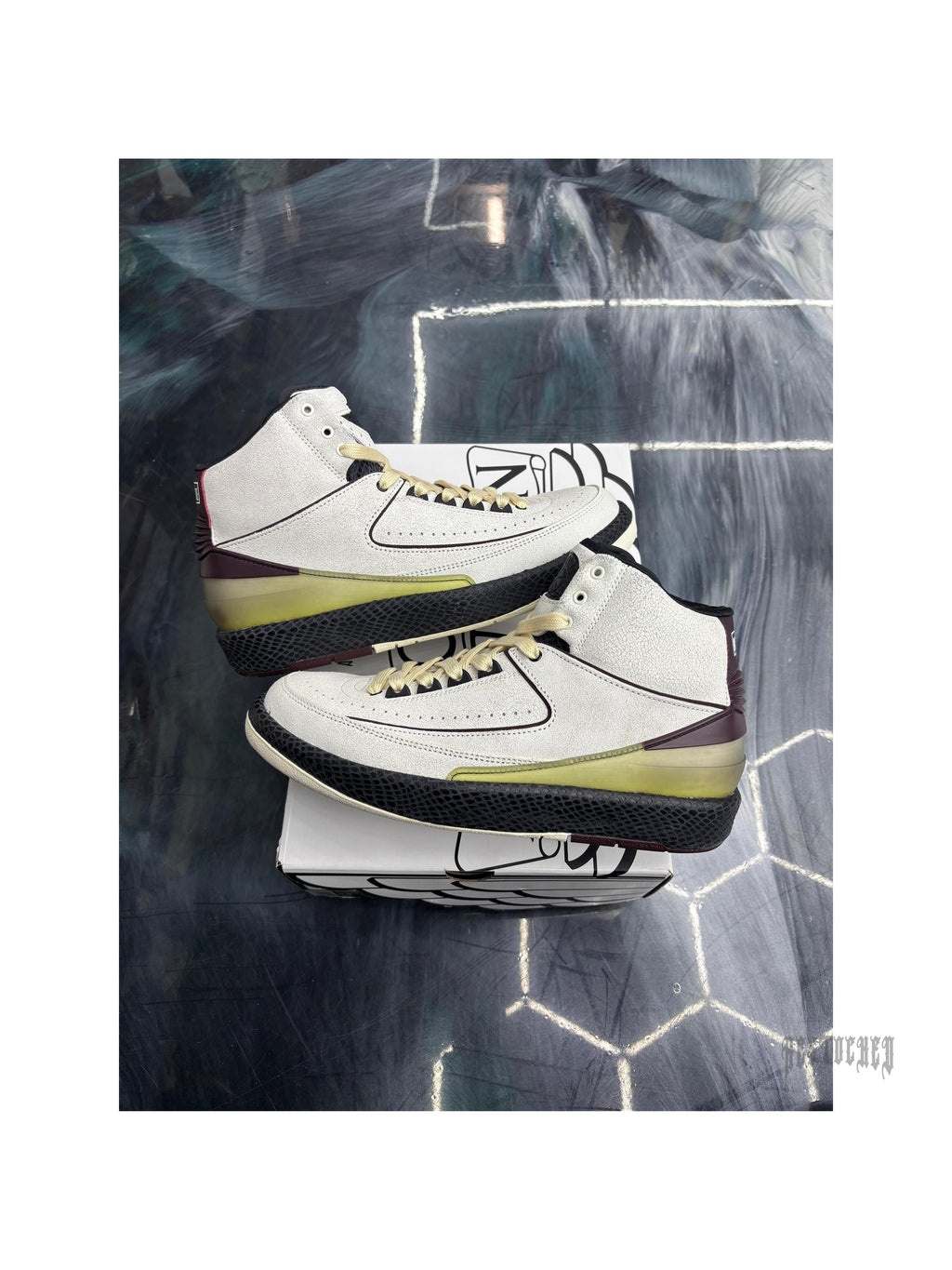 JORDAN 2 RETRO A MA MANIERE AIRNESS PRE OWNED SIZE 8.5