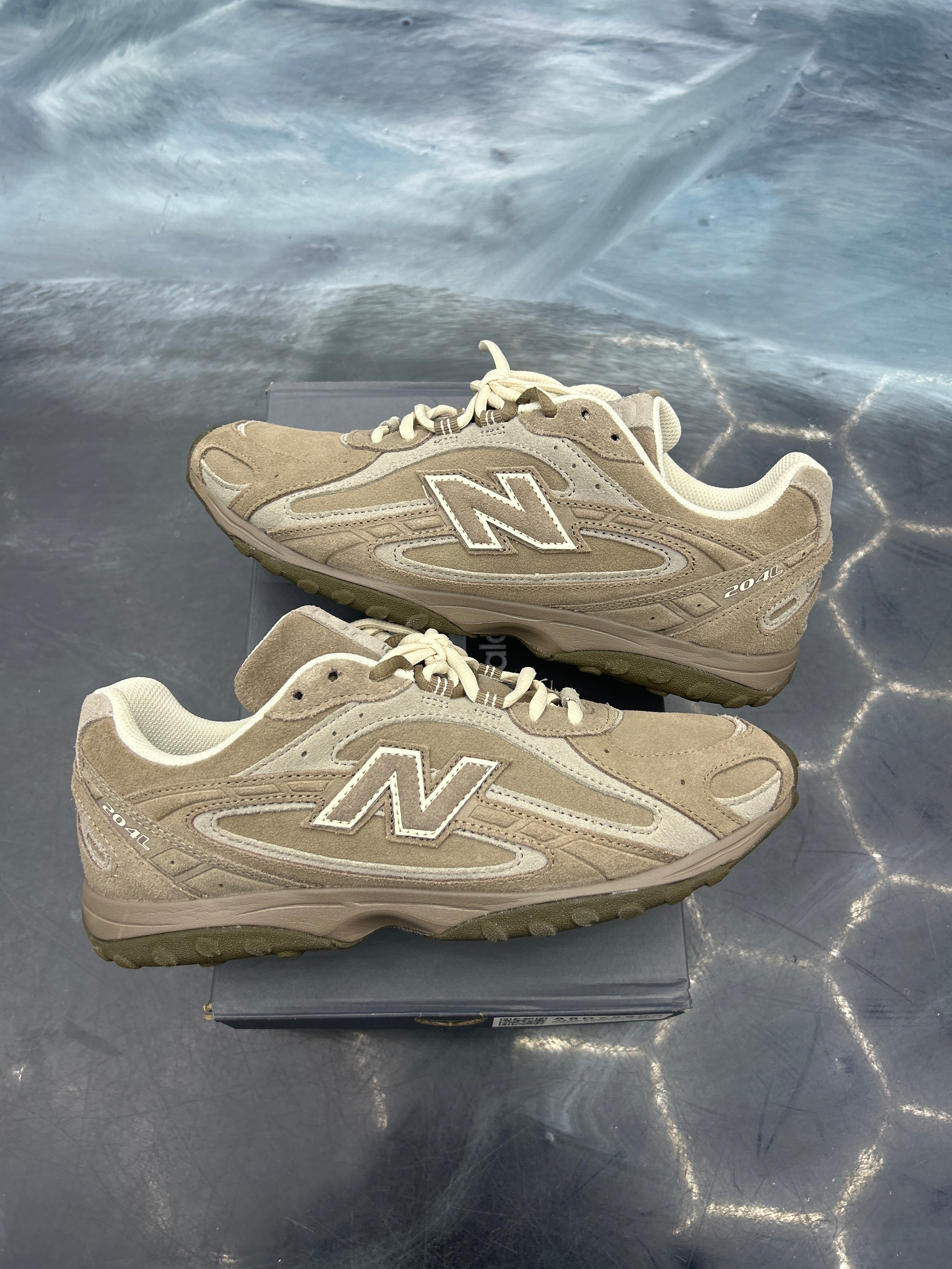 NEW BALANCE 204L MUSHROOM ARID STONE PRE OWNED SIZE 8