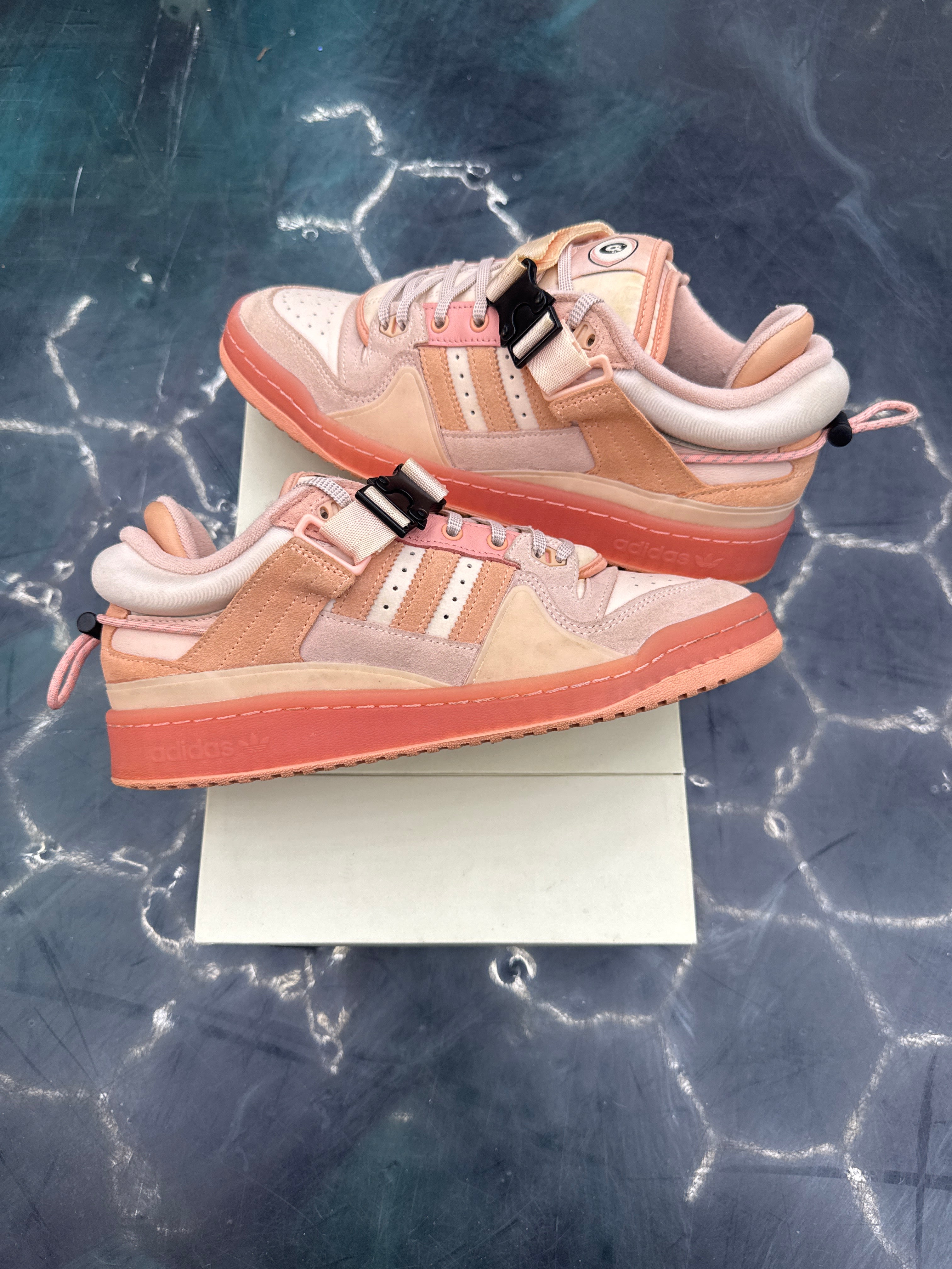ADIDAS FORUM LOW BAD BUNNY PINK EASTER EGG PRE OWNED SIZE 9