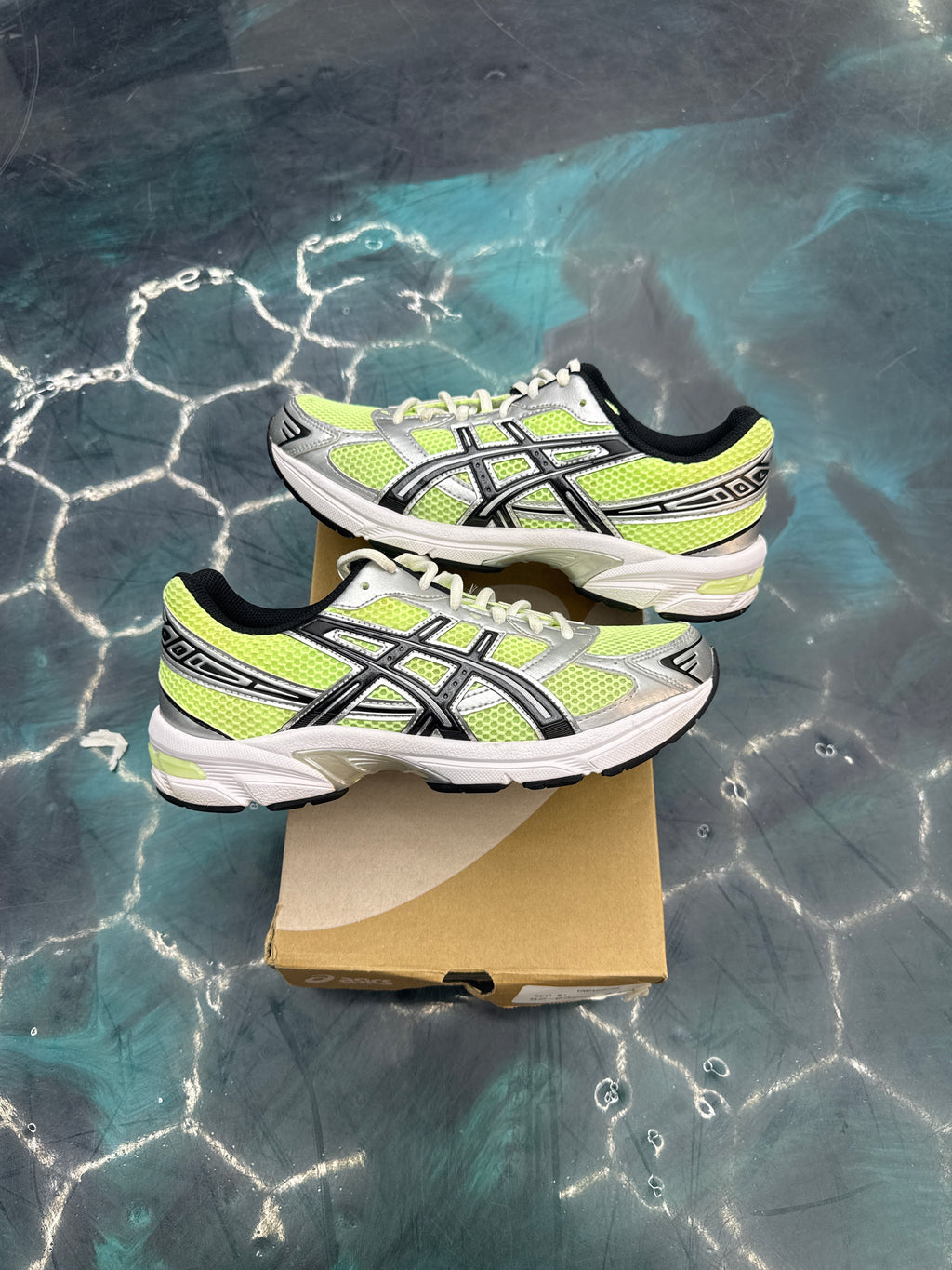 ASICS-GEL 1130 NEON PACK GREEN PRE OWNED SIZE 7.5