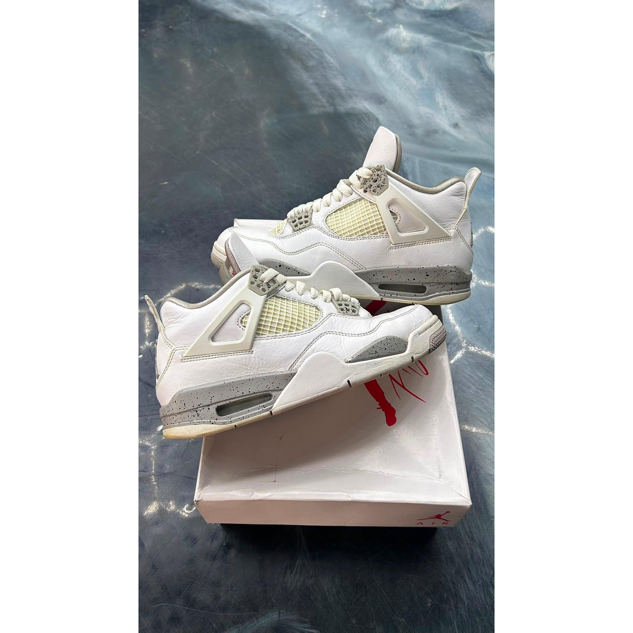 JORDAN 4 RETRO WHITE OREO (2021) PRE OWNED SIZE 8