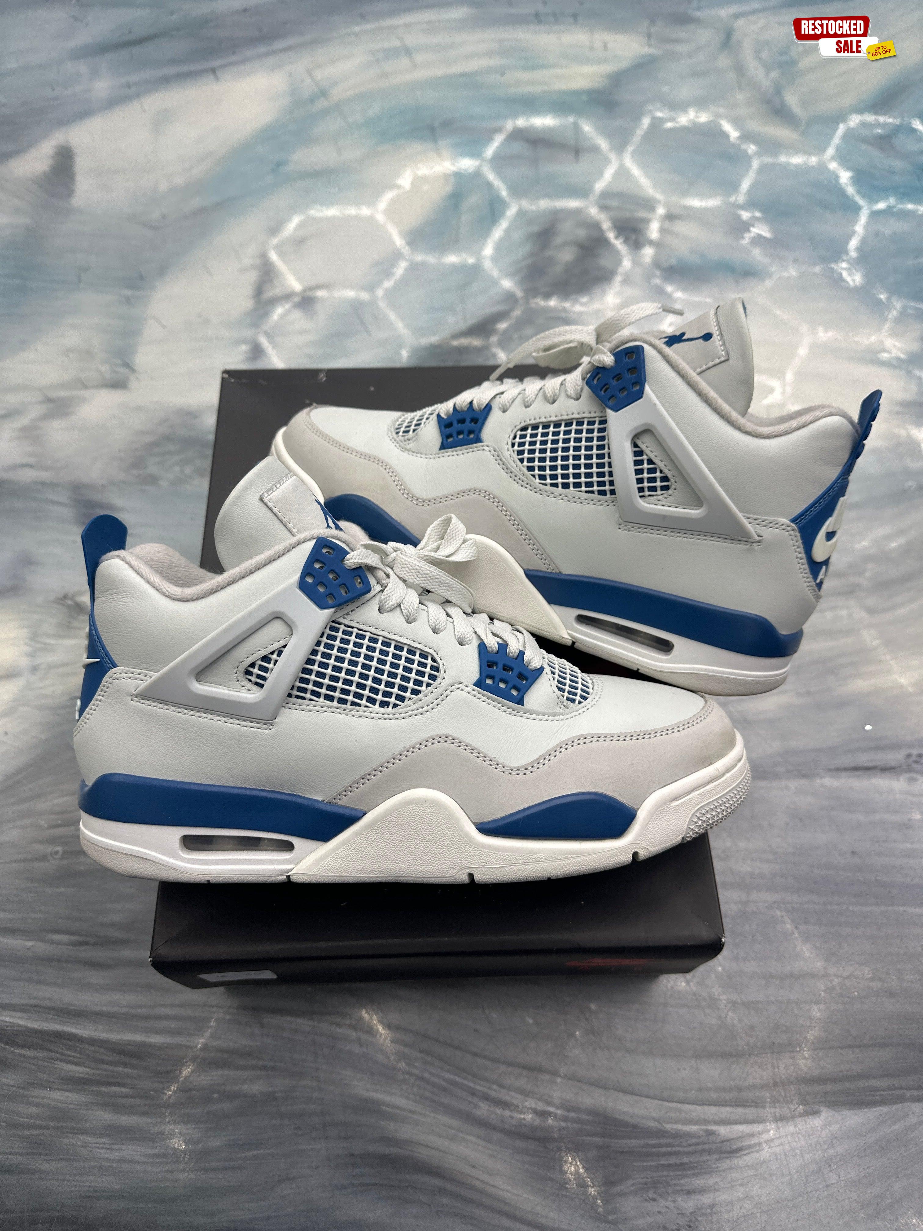 JORDAN 4 RETRO MILITARY BLUE PRE OWNED SIZE 9.5