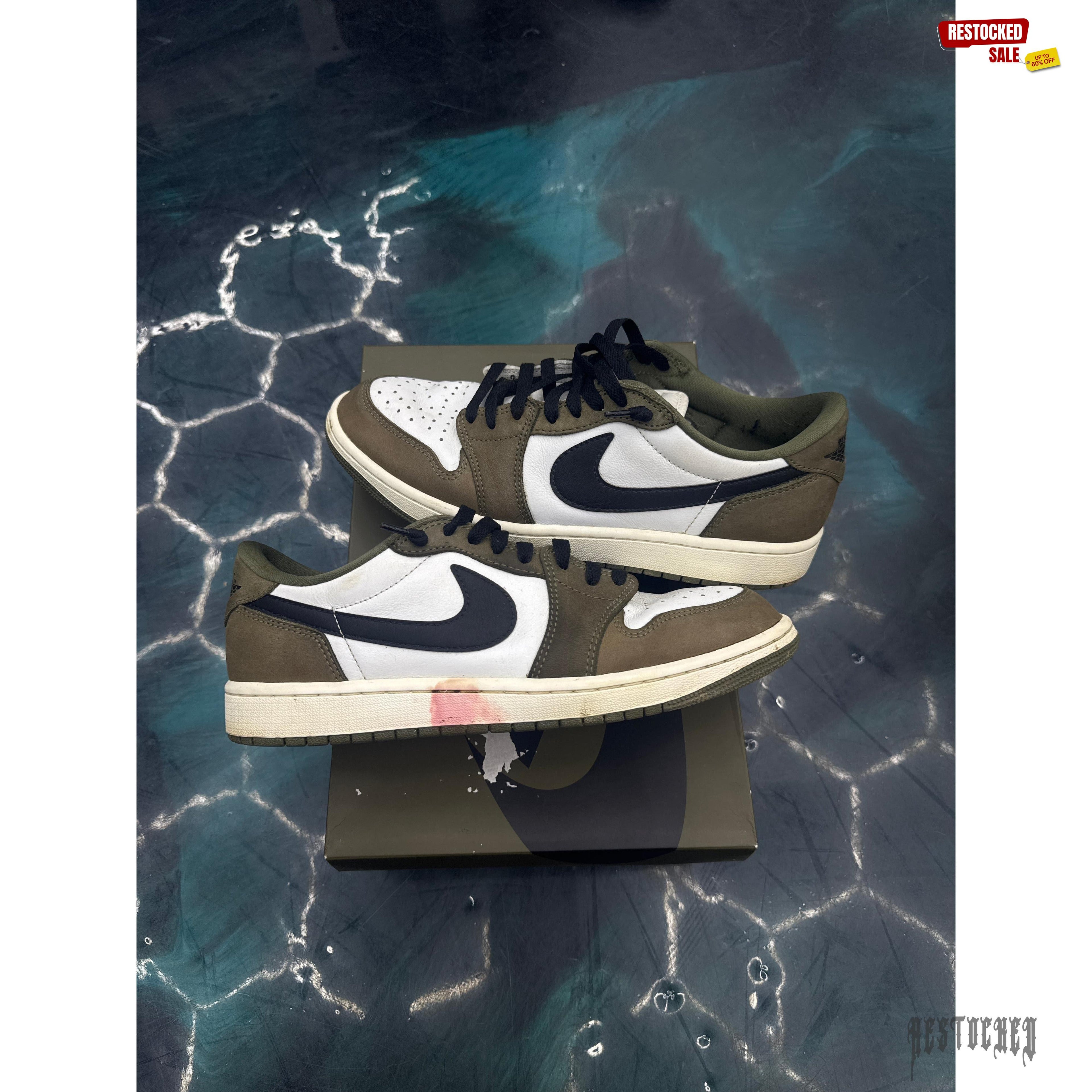 JORDAN 1 RETRO LOW MEDIUM OLIVE PRE OWNED SIZE 9.5
