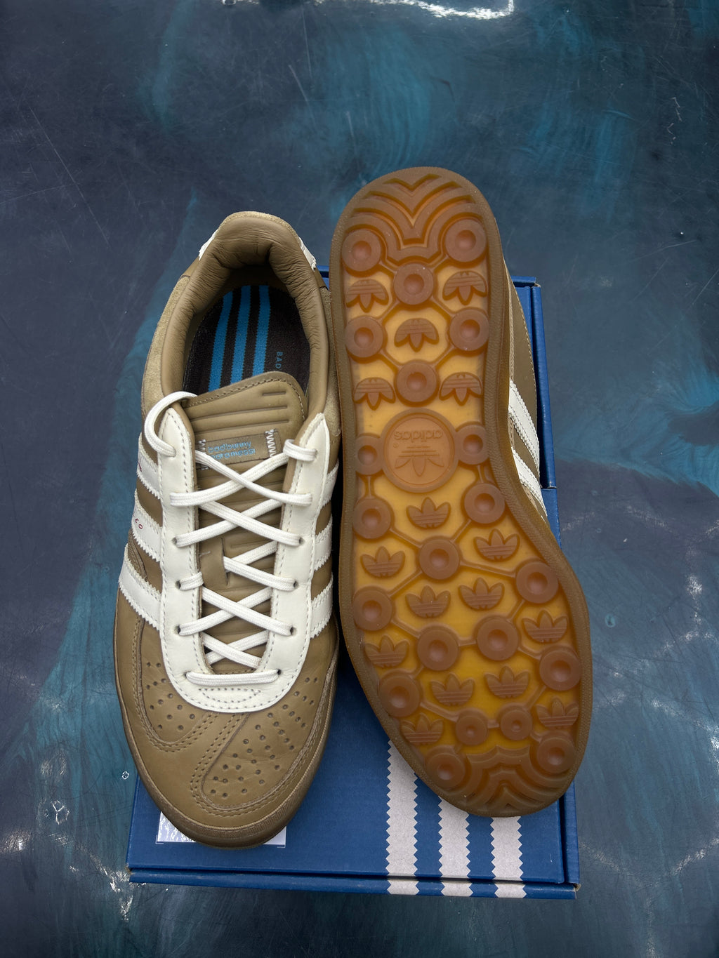ADIDAS GAZELLE INDOOR BAD BUNNY LIONEL MESSI LA VOZ DE LOS FANS PRE OWNED SIZE 7.5