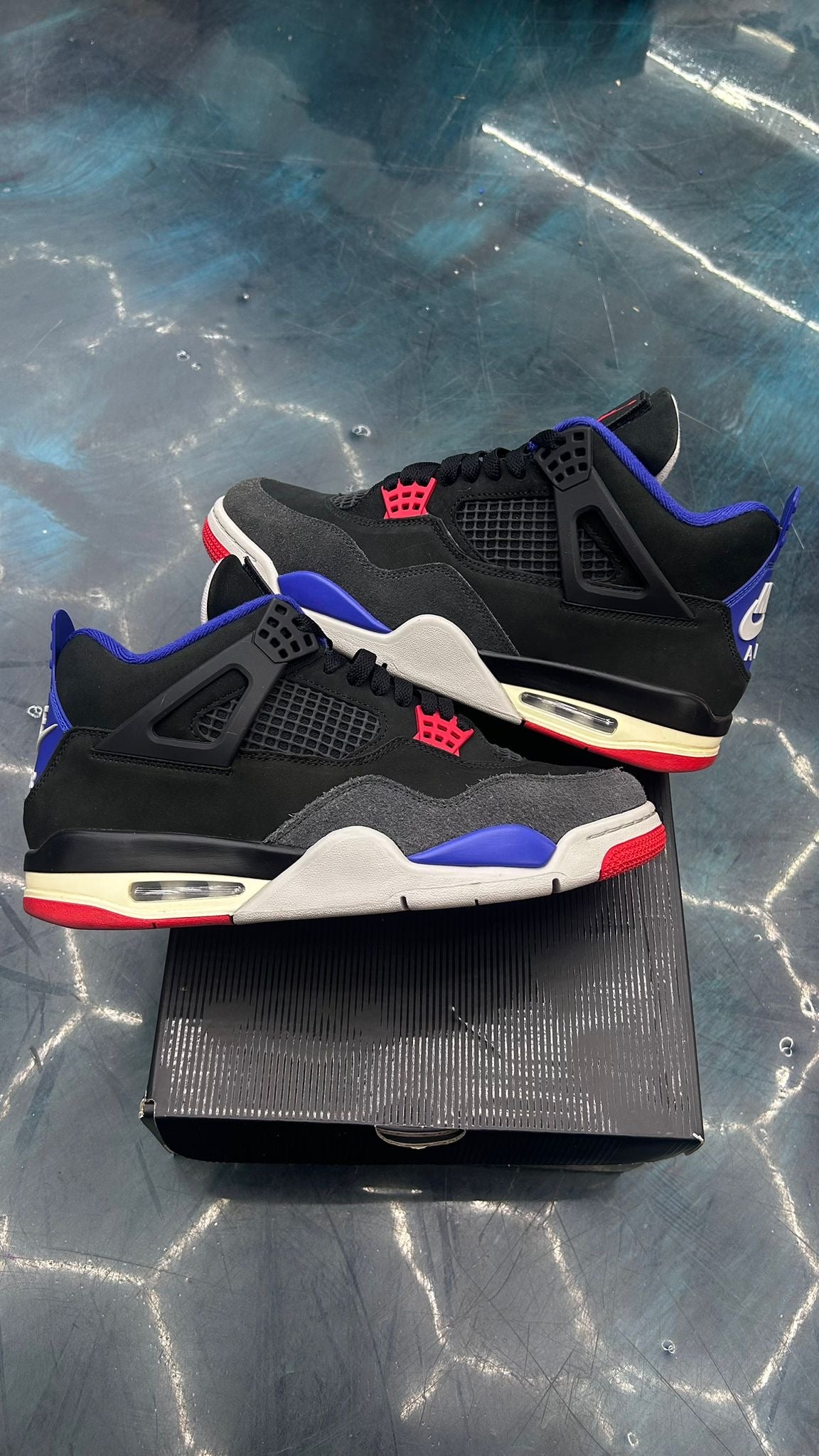 JORDAN 4 RETRO RARE AIR PRE OWNED SIZE 10