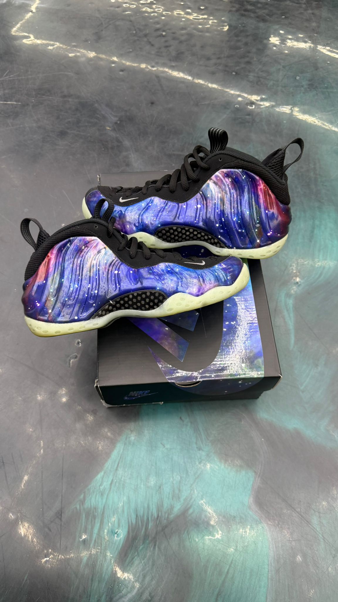 NIKE AIR FOAMPOSITE ONE GALAXY 2025 PRE OWNED SIZE 7.5