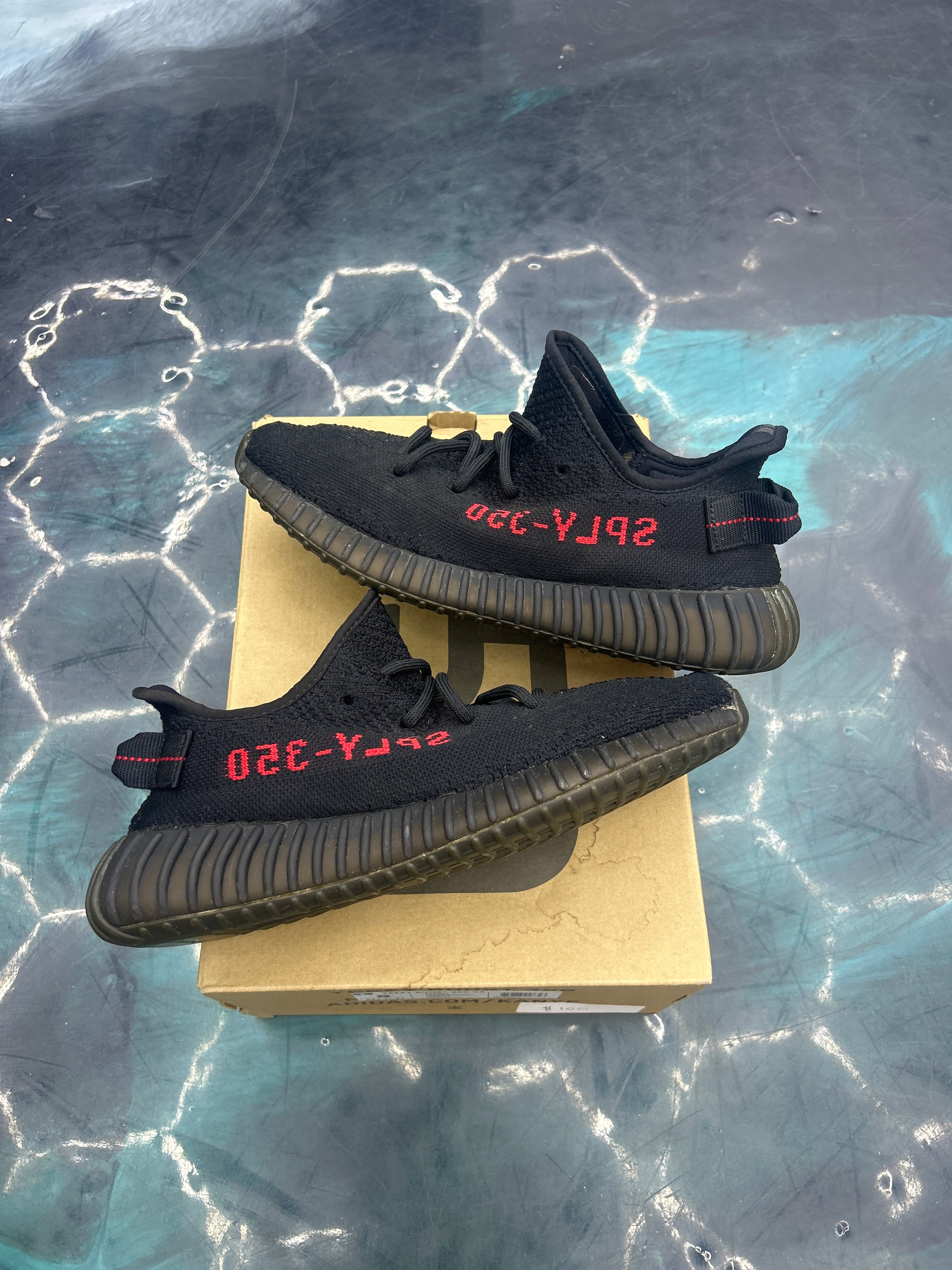 ADIDAS YEEZY BOOST 350 V2 BLACK RED PRE OWNED SIZE 8
