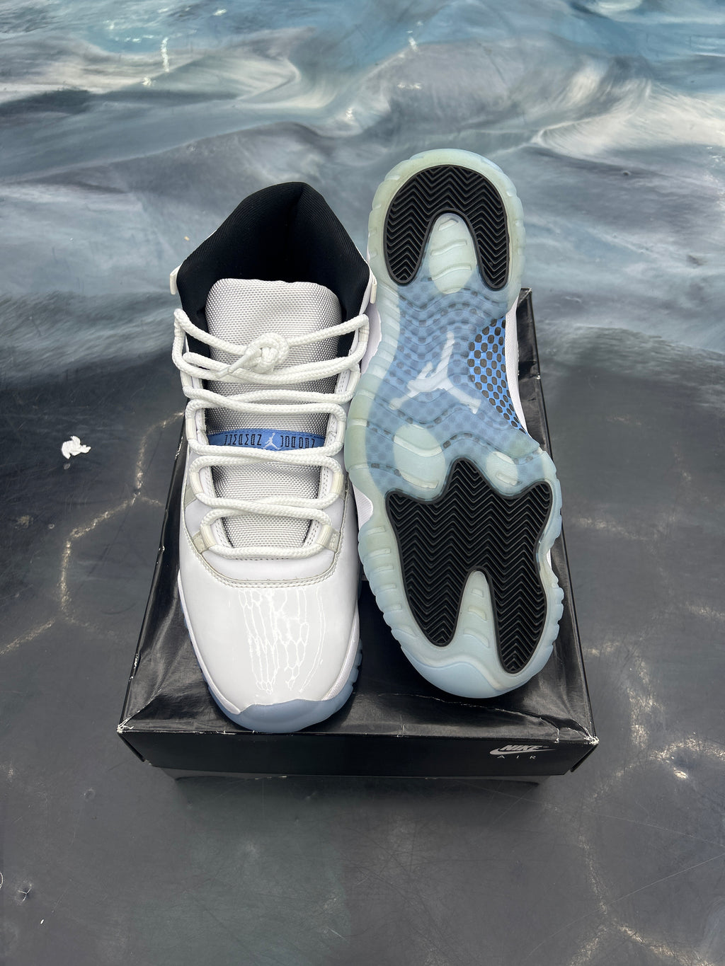 JORDAN 11 RETRO LEGEND BLUE PRE OWNED SIZE 13