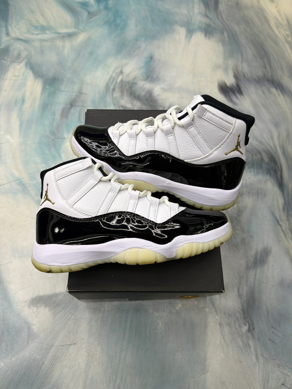 JORDAN 11 RETRO DMP GRATITUDE PRE OWNED SIZE 8.5