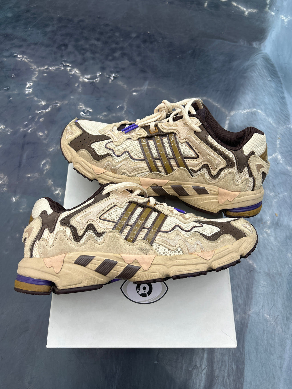 ADIDAS RESPONSE BAD BUNNY PASO FINO PRE OWNED SIZE 9