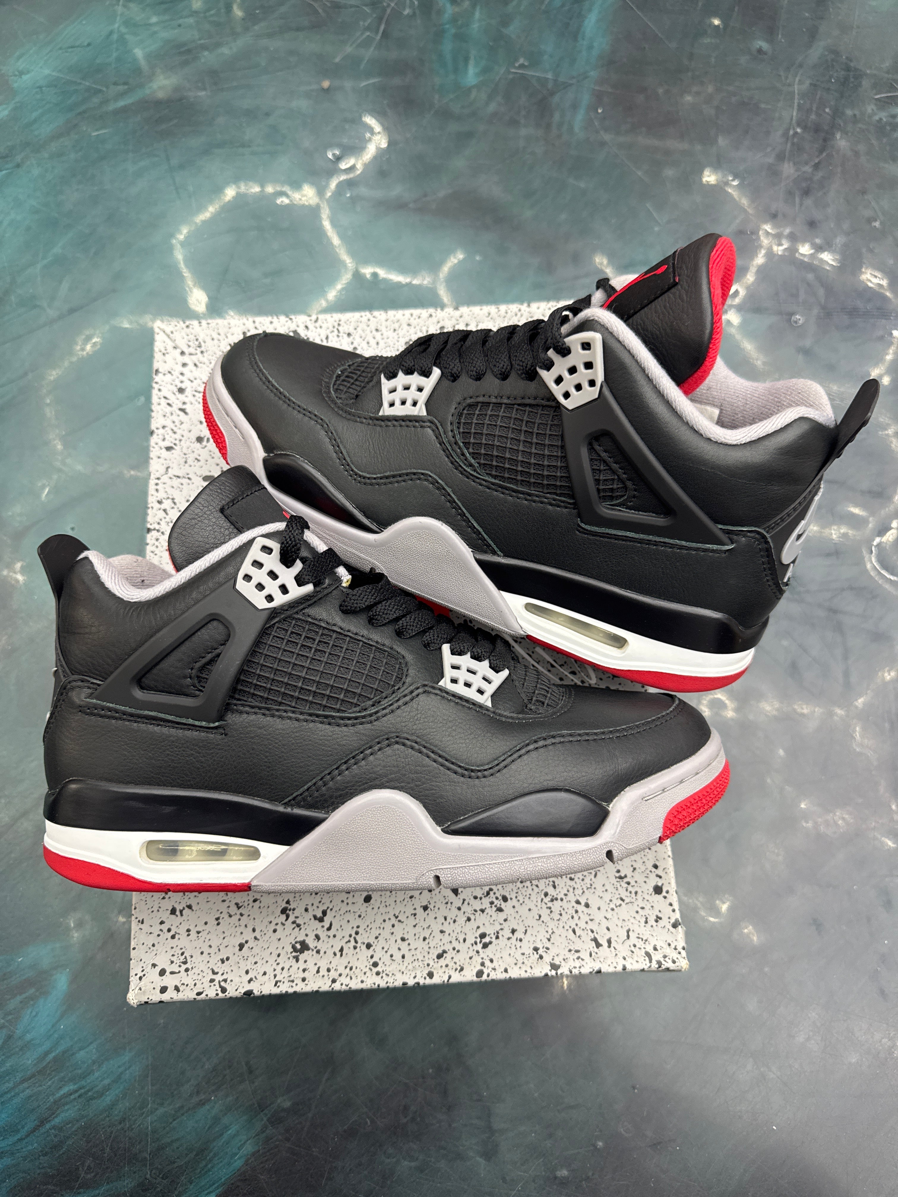 JORDAN 4 RETRO BRED REIMAGINED PRE OWNED SIZE 9