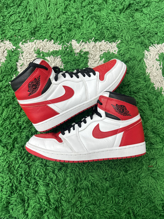 JORDAN 1 RETRO HIGH OG PRE-OWNED SIZE 10.5