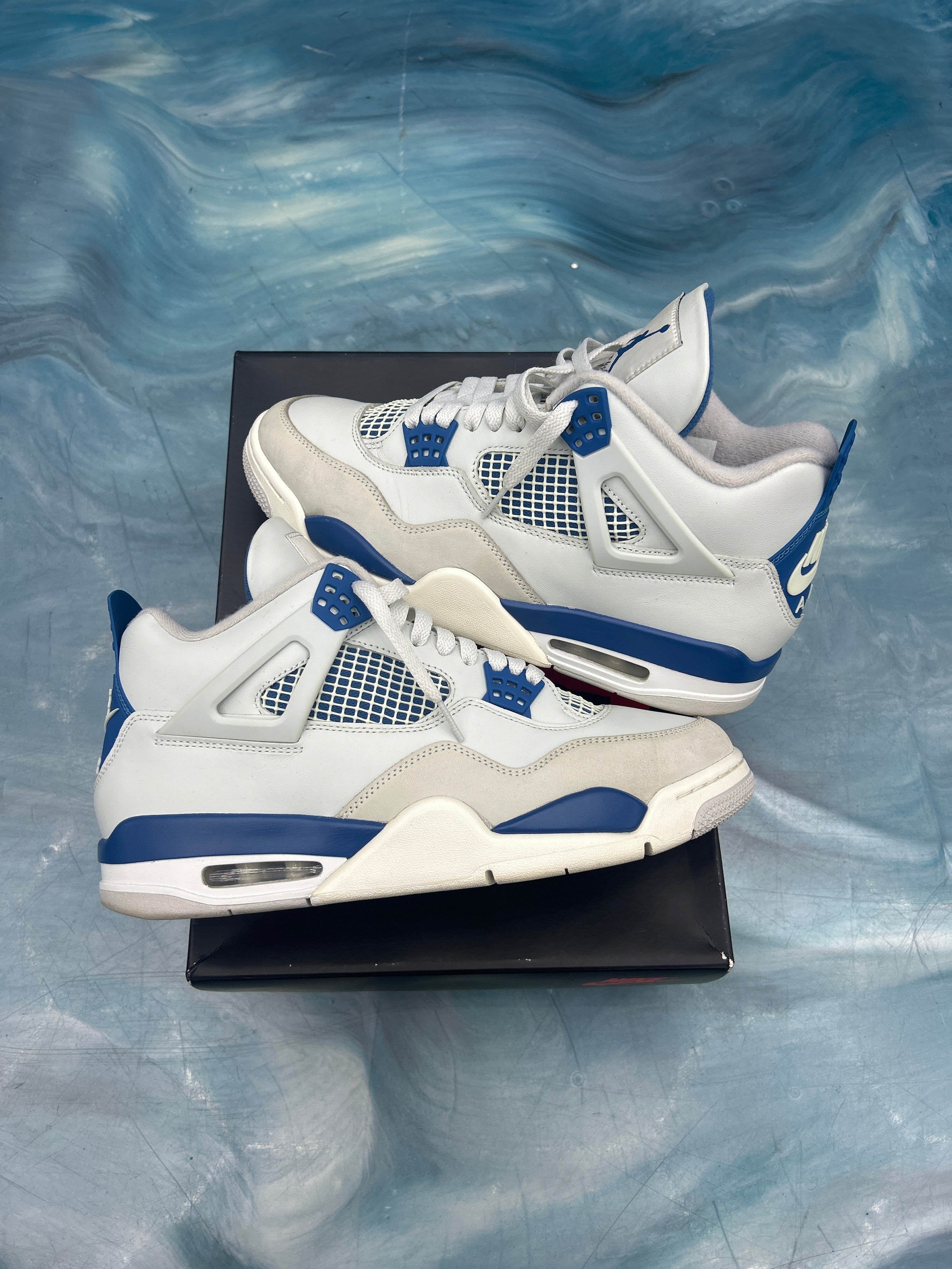JORDAN 4 RETRO MILITARY BLUE PRE OWNED SIZE 10