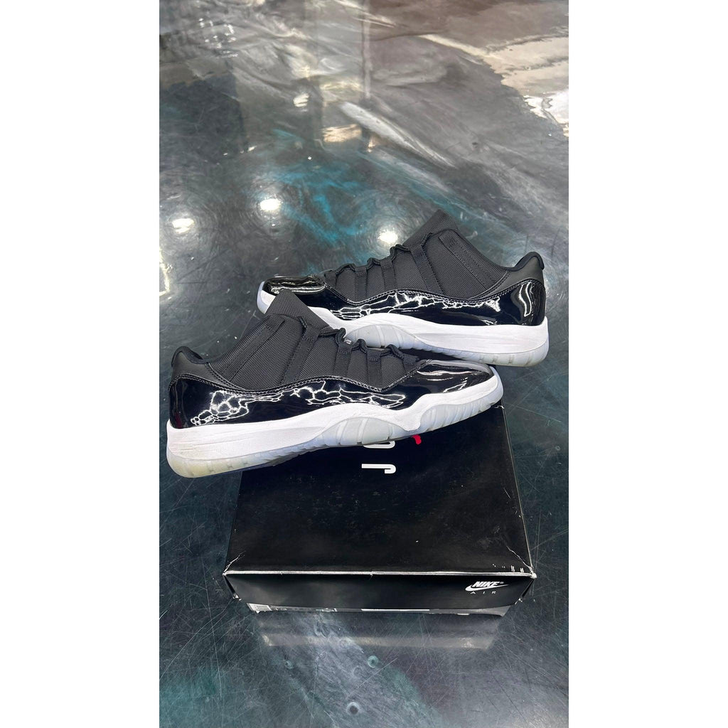 JORDAN 11 RETRO LOW SPACE JAM PRE OWNED SIZE 13
