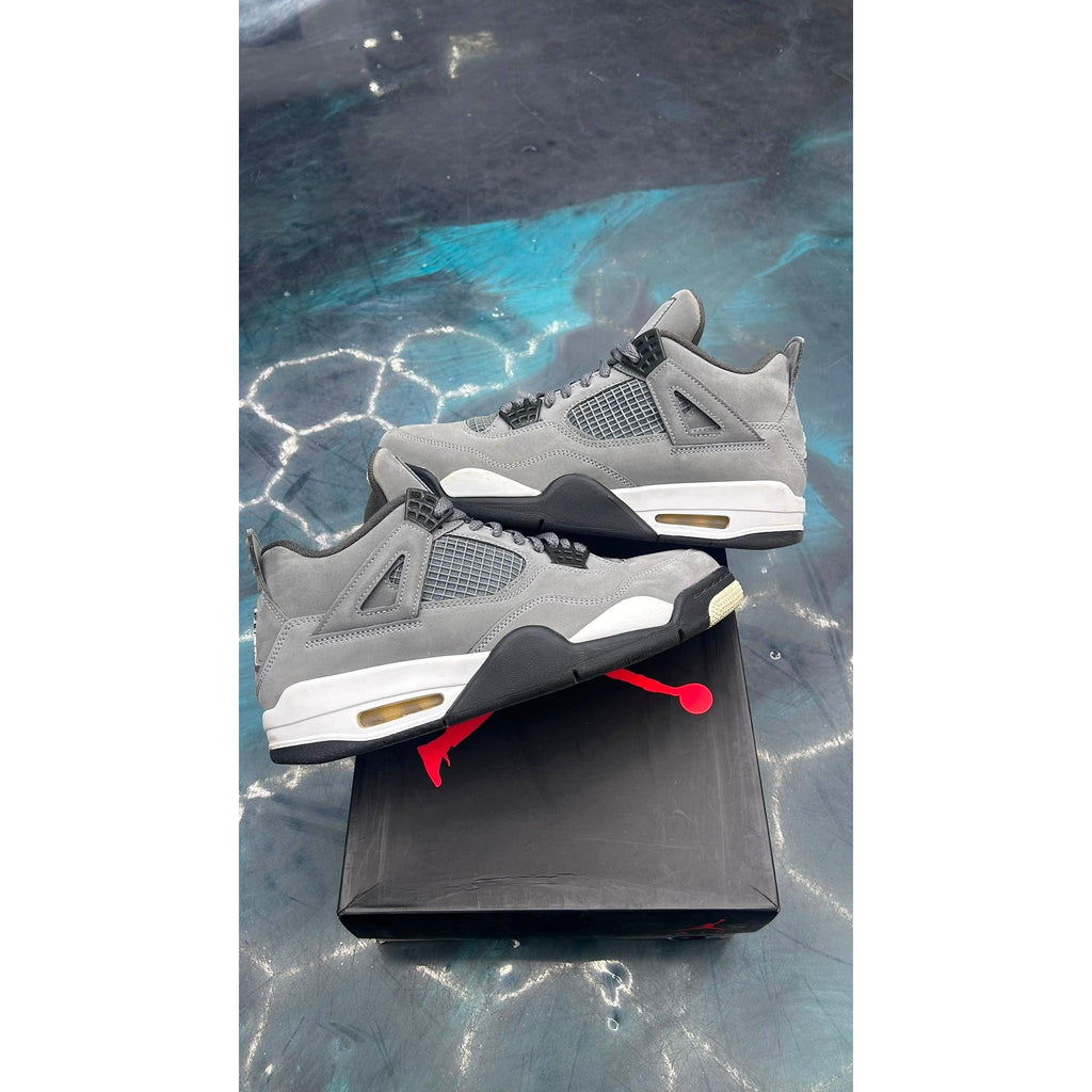 JORDAN 4 RETRO COOL GREY PRE OWNED SIZE 9.5