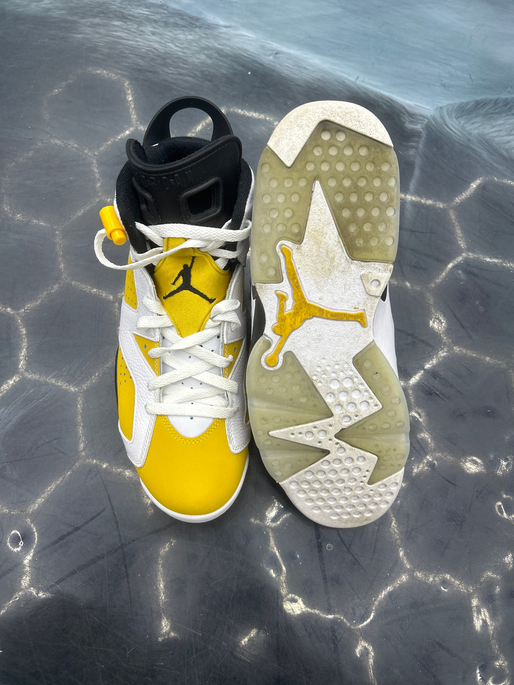 JORDAN 6 RETRO YELLOW OCHRE PRE OWNED SIZE 10 NO BOX